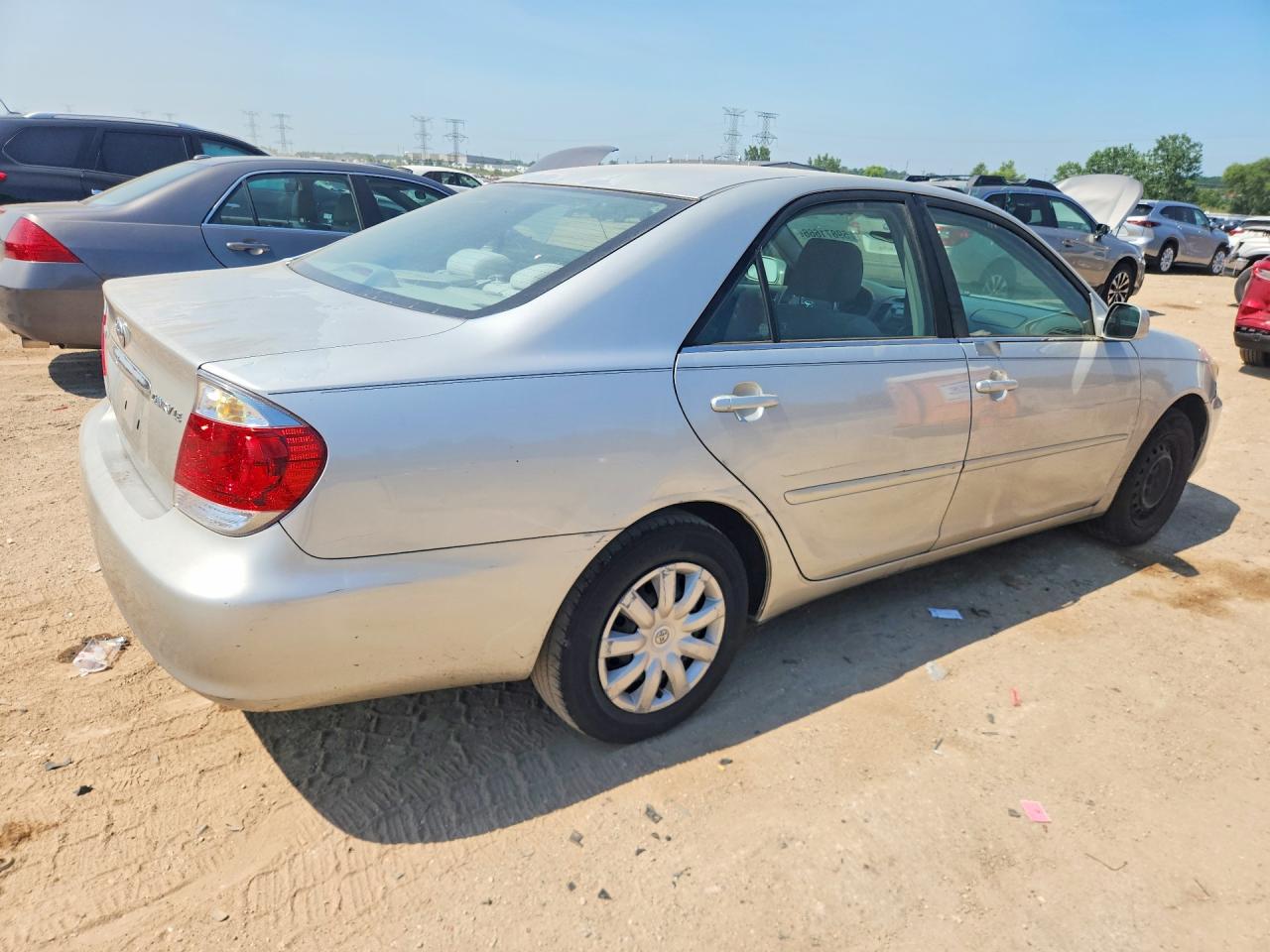 2005 Toyota Camry Le Silver vin: 4T1BE32K15U513103