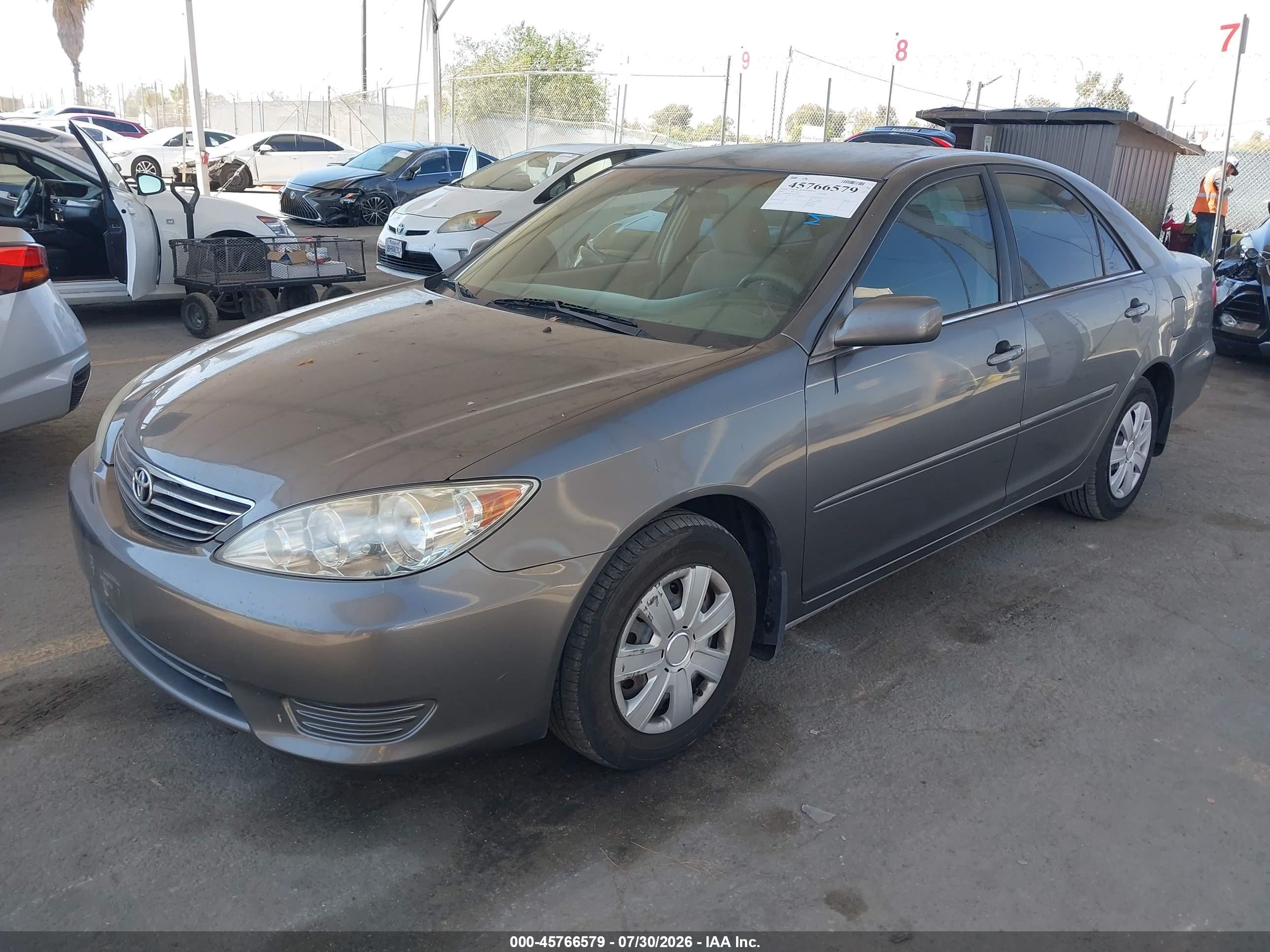 2005 Toyota Camry Le Gray vin: 4T1BE32K15U559725