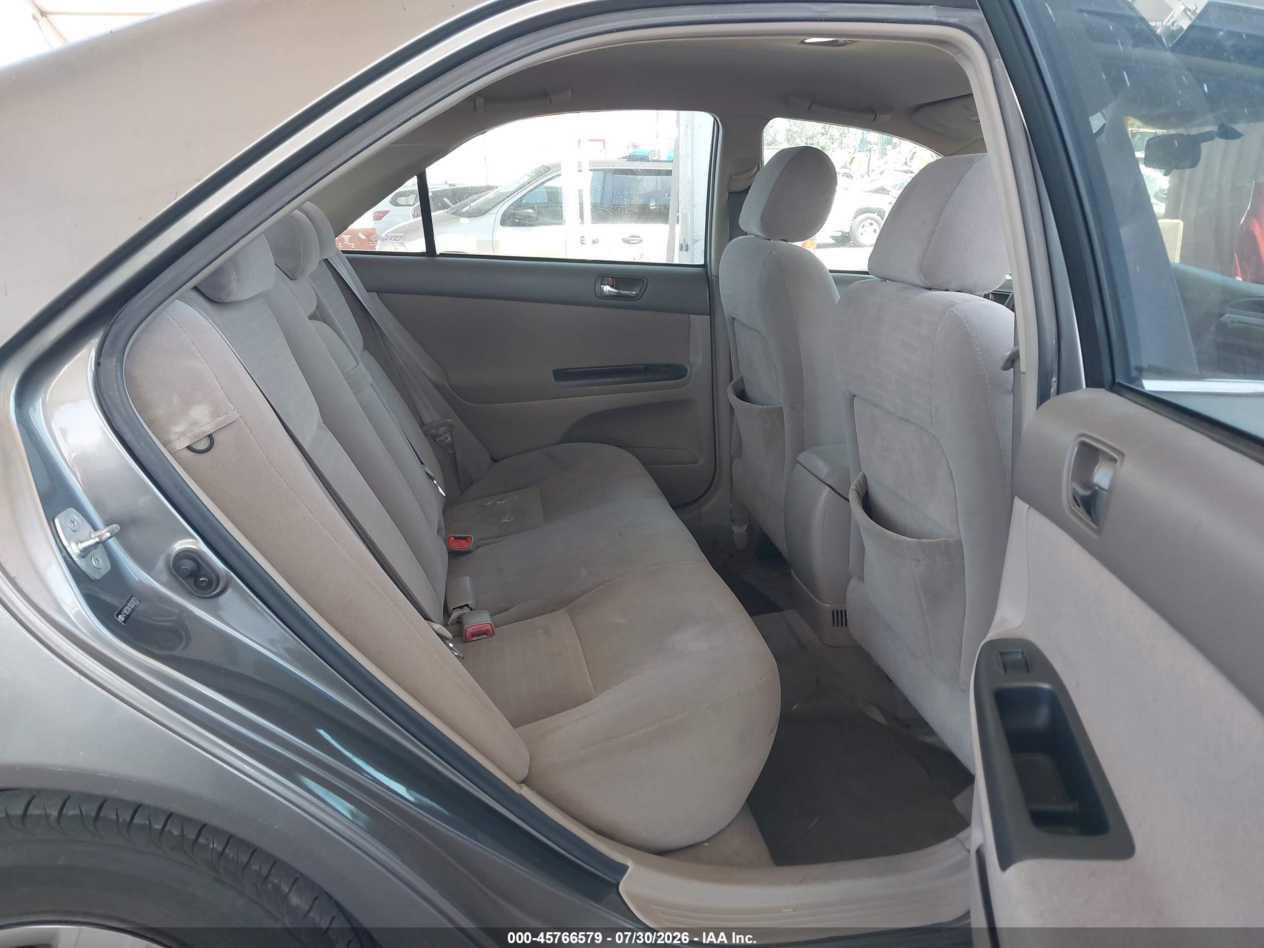 2005 Toyota Camry Le Gray vin: 4T1BE32K15U559725