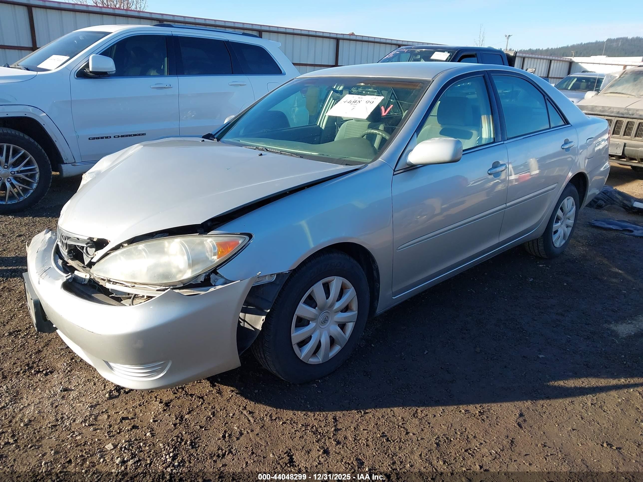 2005 Toyota Camry Le Silver vin: 4T1BE32K15U591283