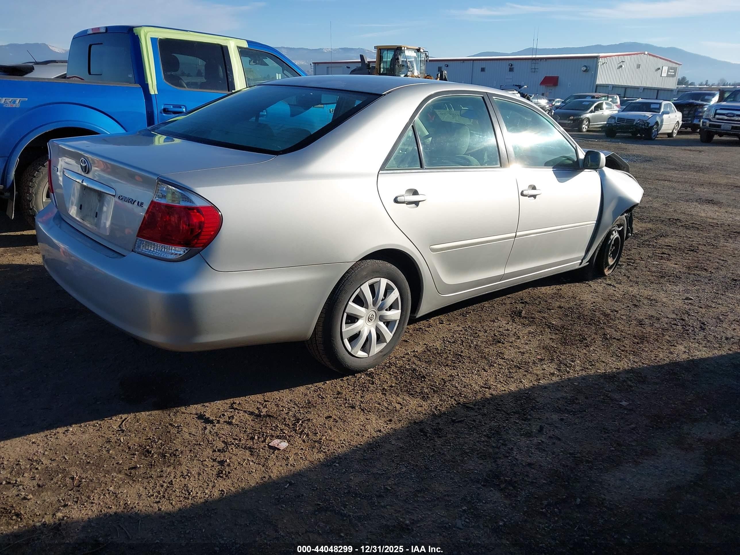 2005 Toyota Camry Le Silver vin: 4T1BE32K15U591283