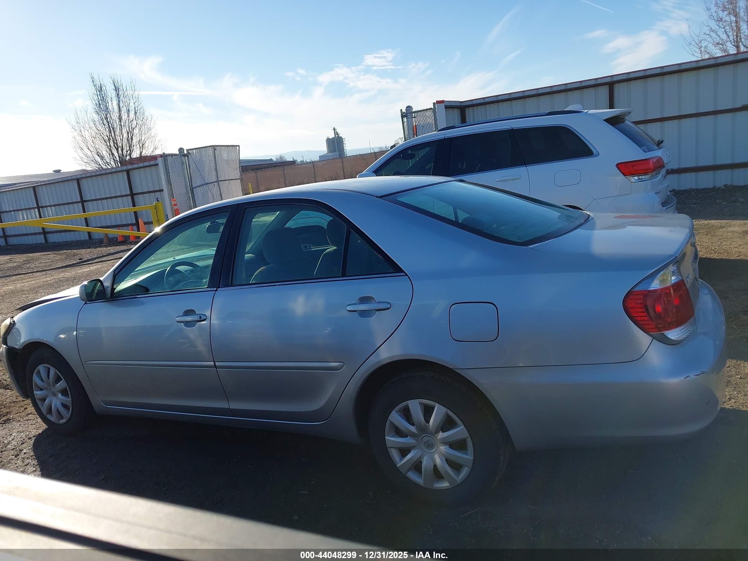 2005 Toyota Camry Le Silver vin: 4T1BE32K15U591283