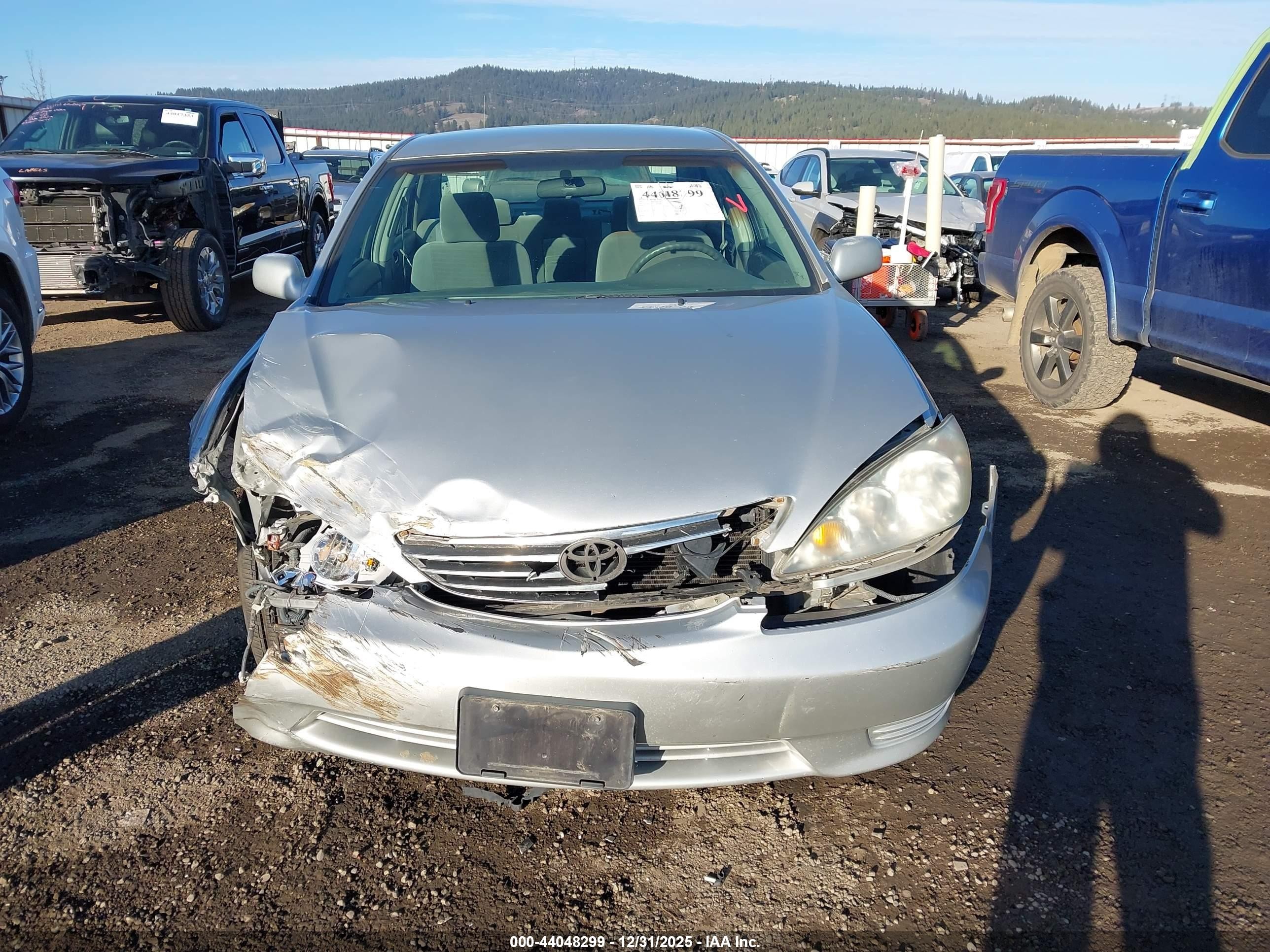 2005 Toyota Camry Le Silver vin: 4T1BE32K15U591283