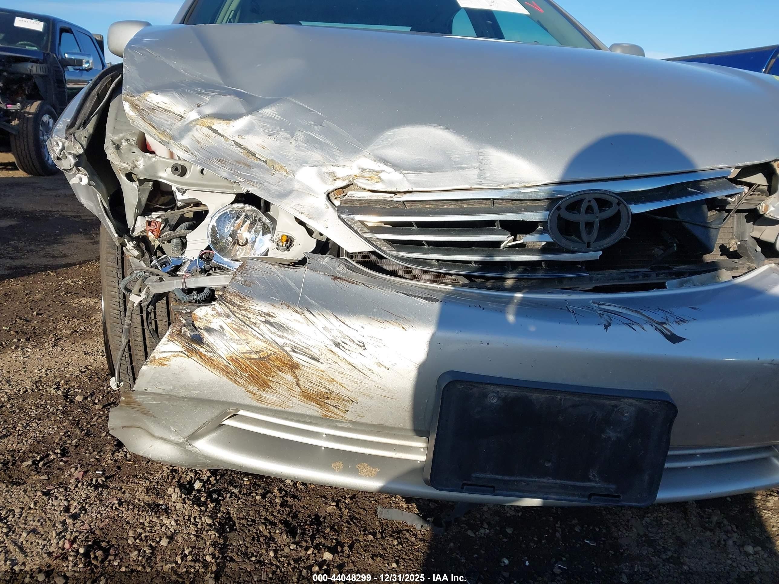 2005 Toyota Camry Le Silver vin: 4T1BE32K15U591283