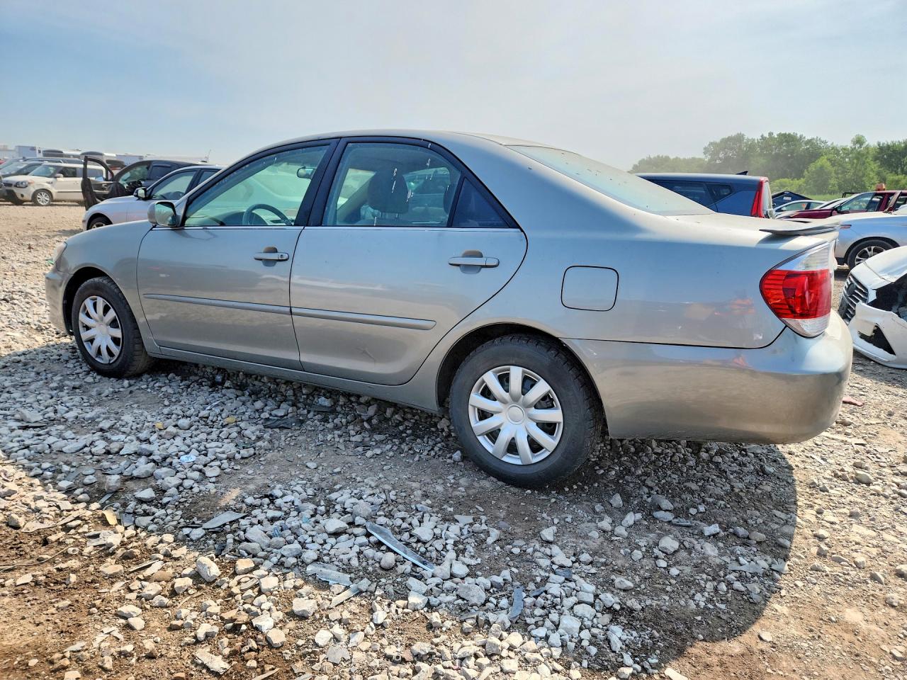 2005 Toyota Camry Le Silver vin: 4T1BE32K15U593664
