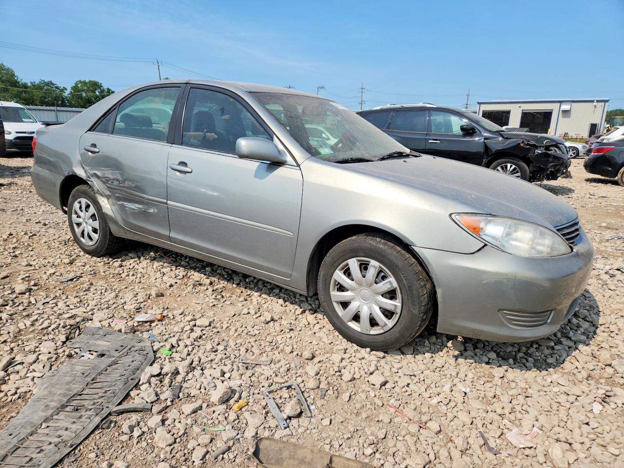 2005 Toyota Camry Le Silver vin: 4T1BE32K15U593664