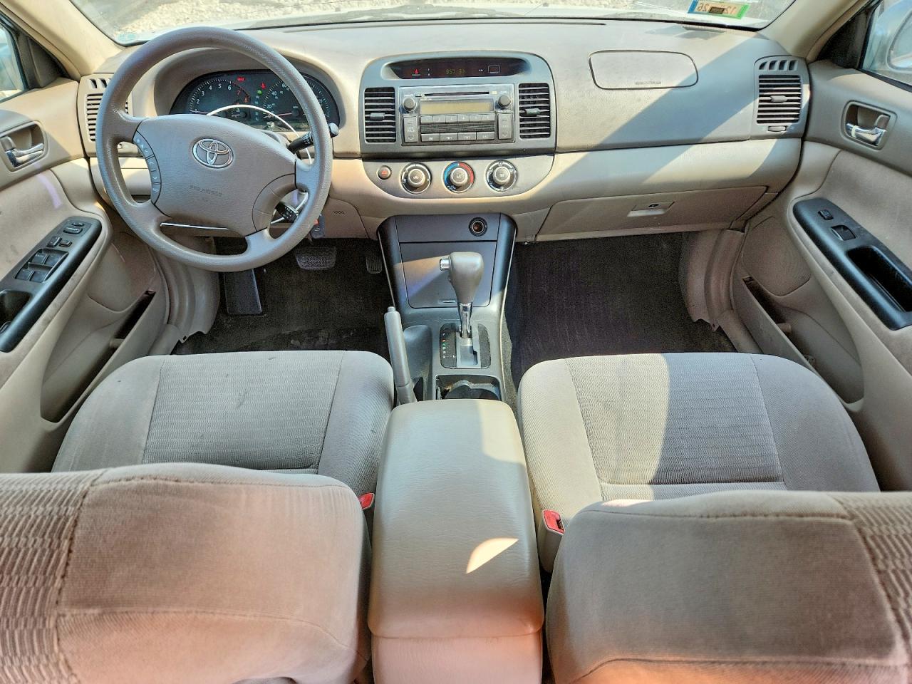2005 Toyota Camry Le Silver vin: 4T1BE32K15U593664