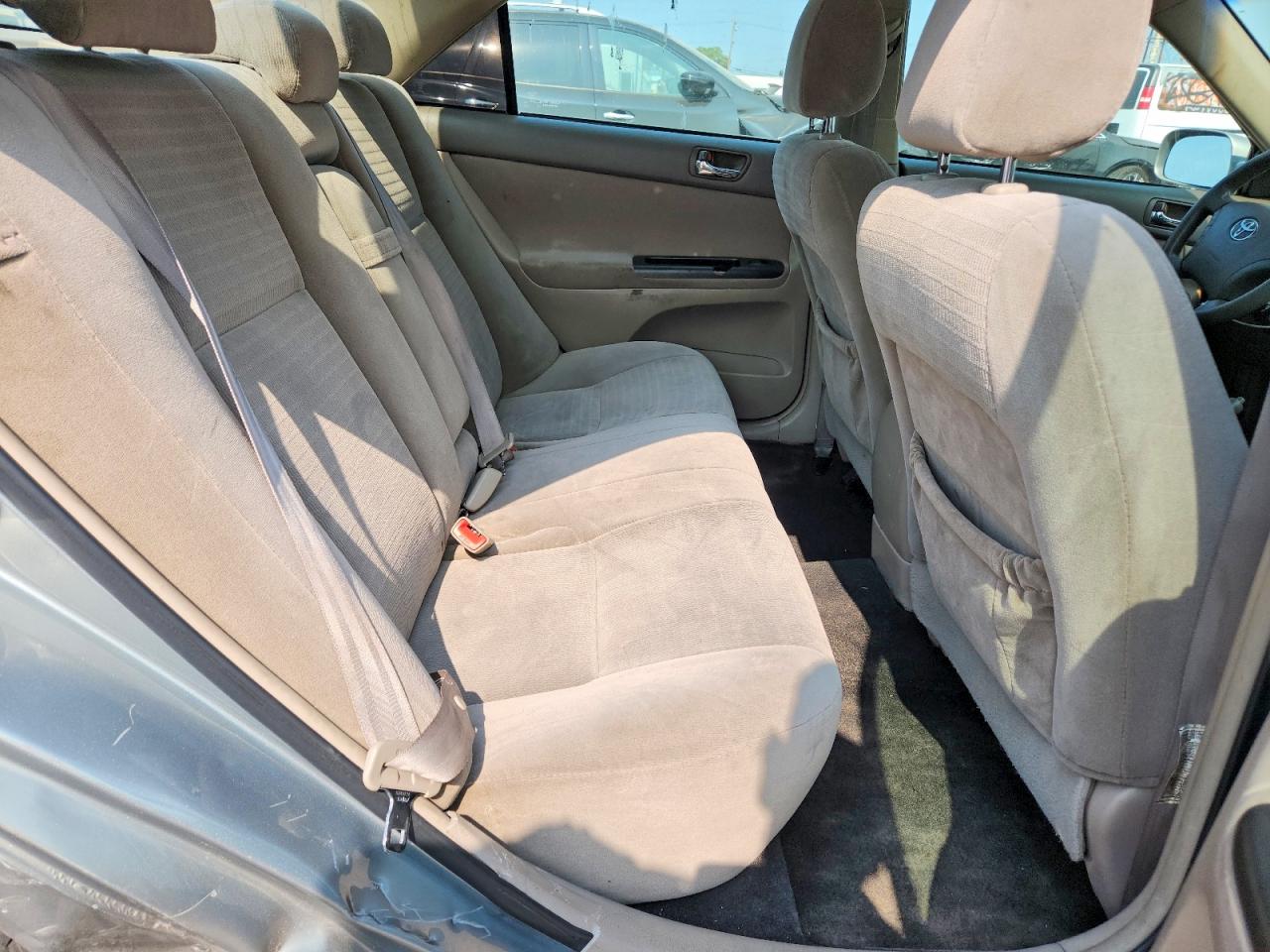 2005 Toyota Camry Le Silver vin: 4T1BE32K15U593664