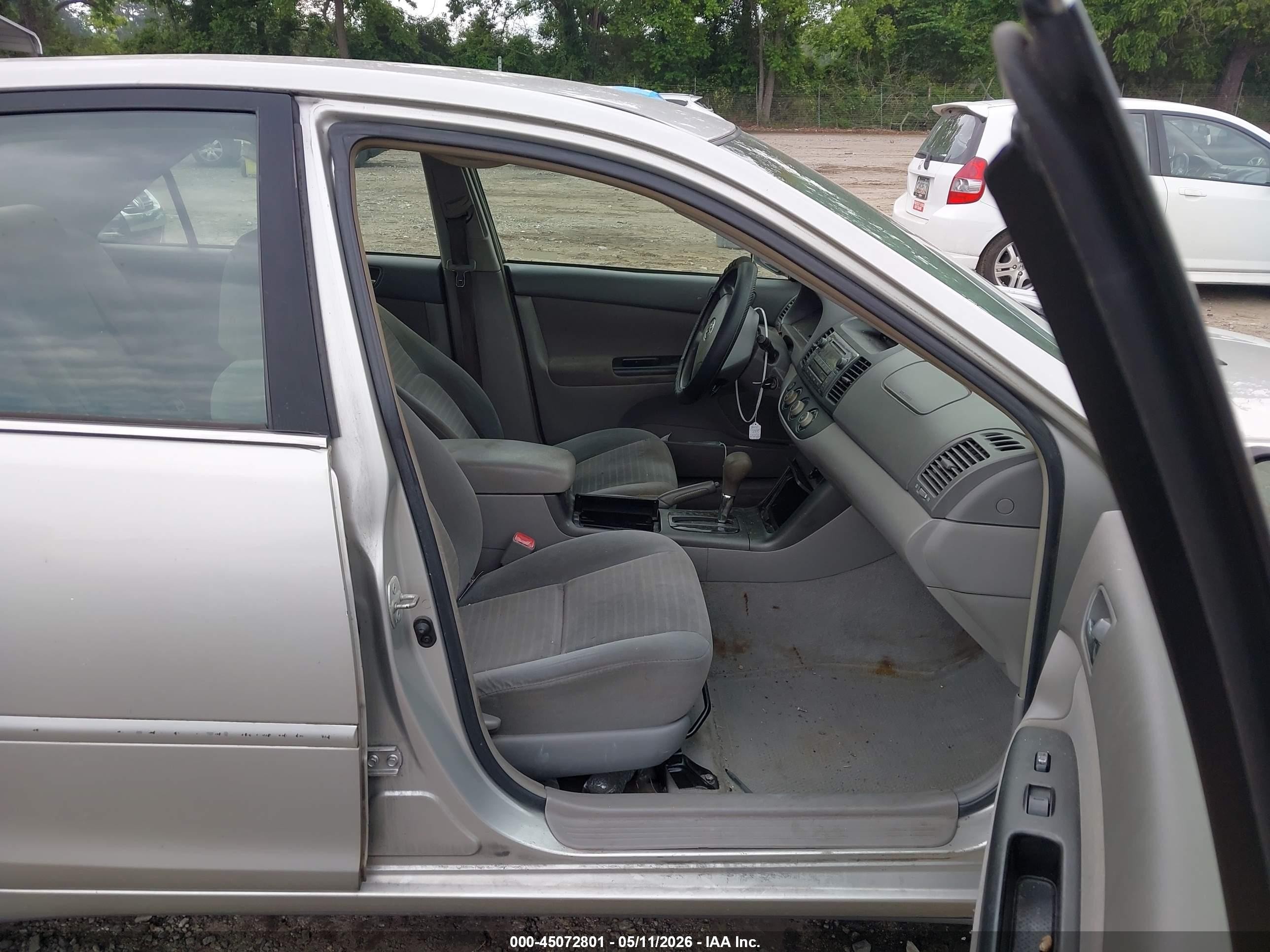 2005 Toyota Camry Std Silver vin: 4T1BE32K15U601990