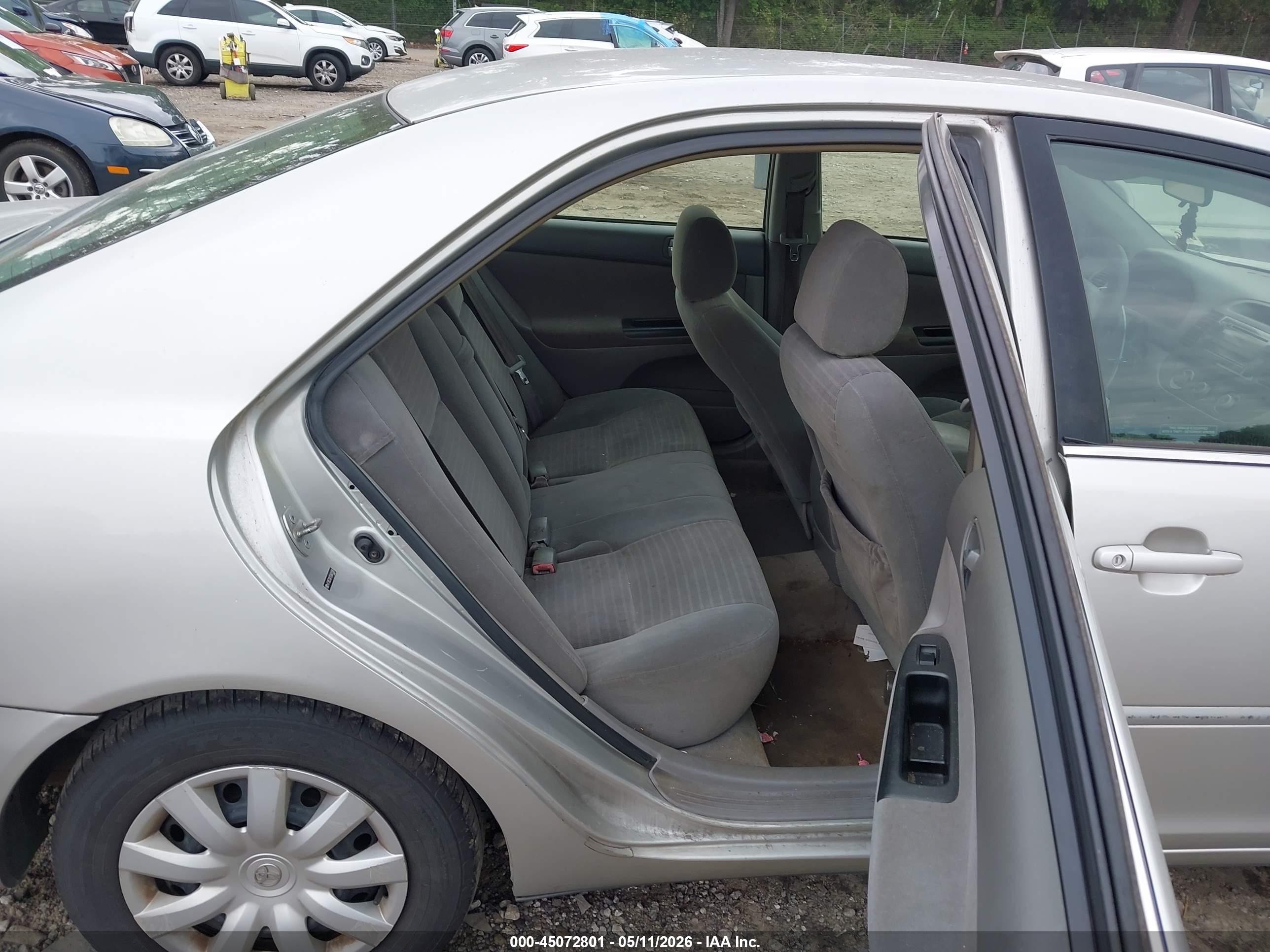 2005 Toyota Camry Std Silver vin: 4T1BE32K15U601990