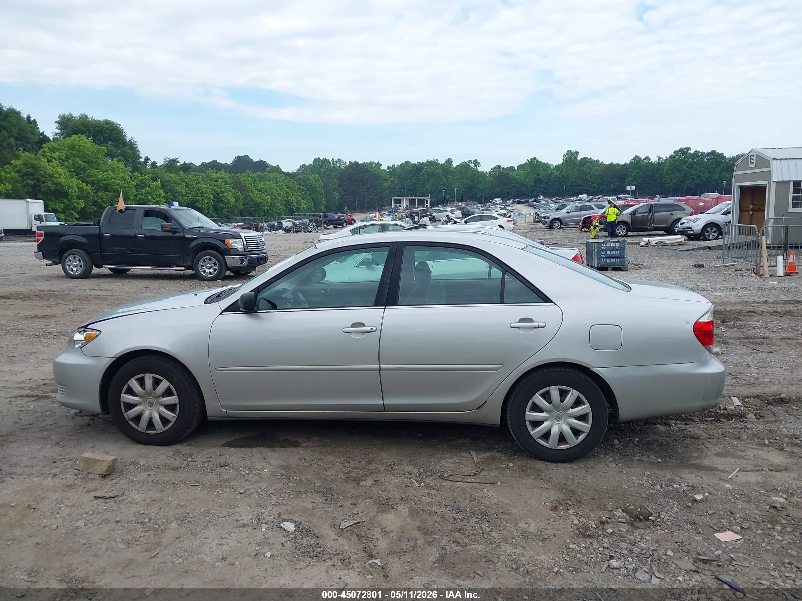 2005 Toyota Camry Std Silver vin: 4T1BE32K15U601990