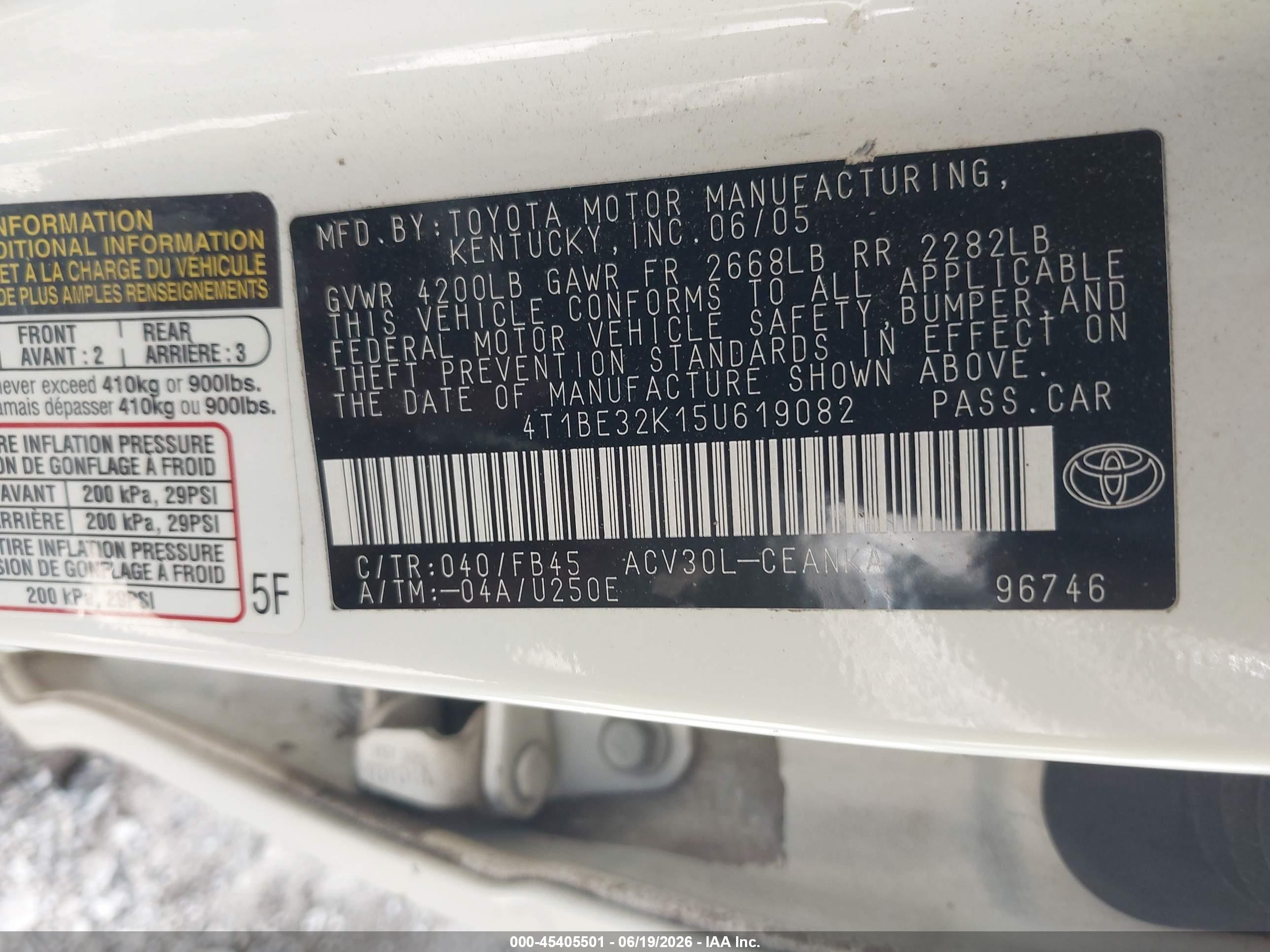 2005 Toyota Camry Le White vin: 4T1BE32K15U619082
