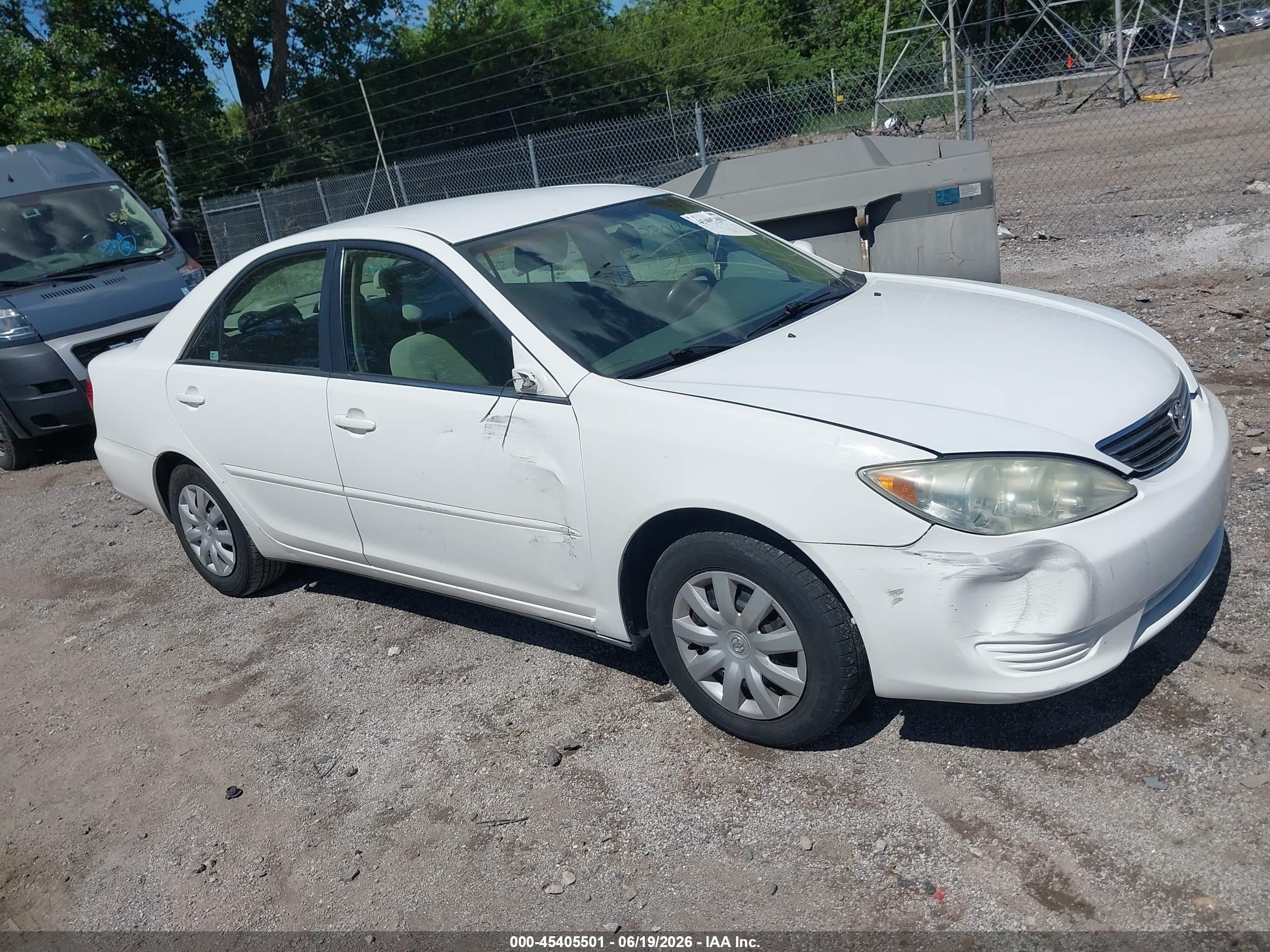 4T1BE32K15U619082