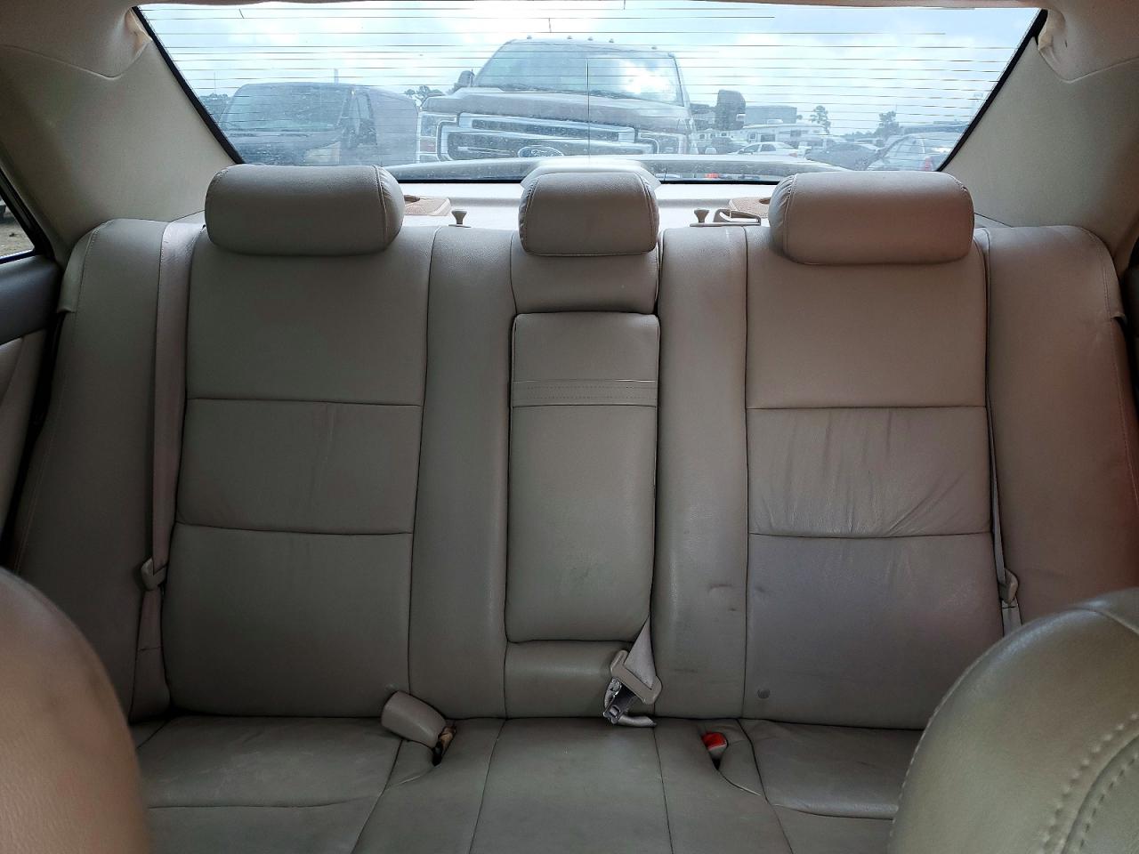2005 Toyota Camry Le Gold vin: 4T1BE32K15U633368