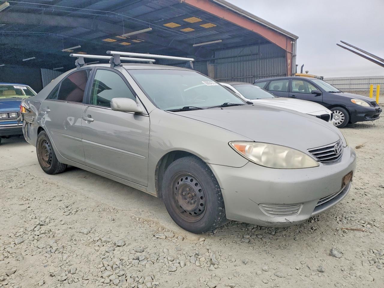 2005 Toyota Camry Le Gray vin: 4T1BE32K15U634150