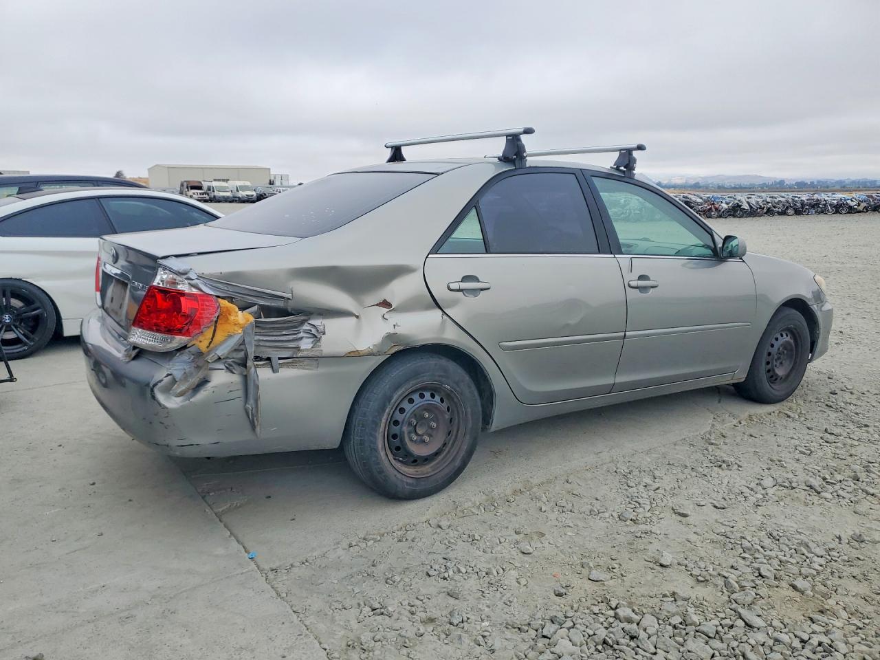 2005 Toyota Camry Le Gray vin: 4T1BE32K15U634150