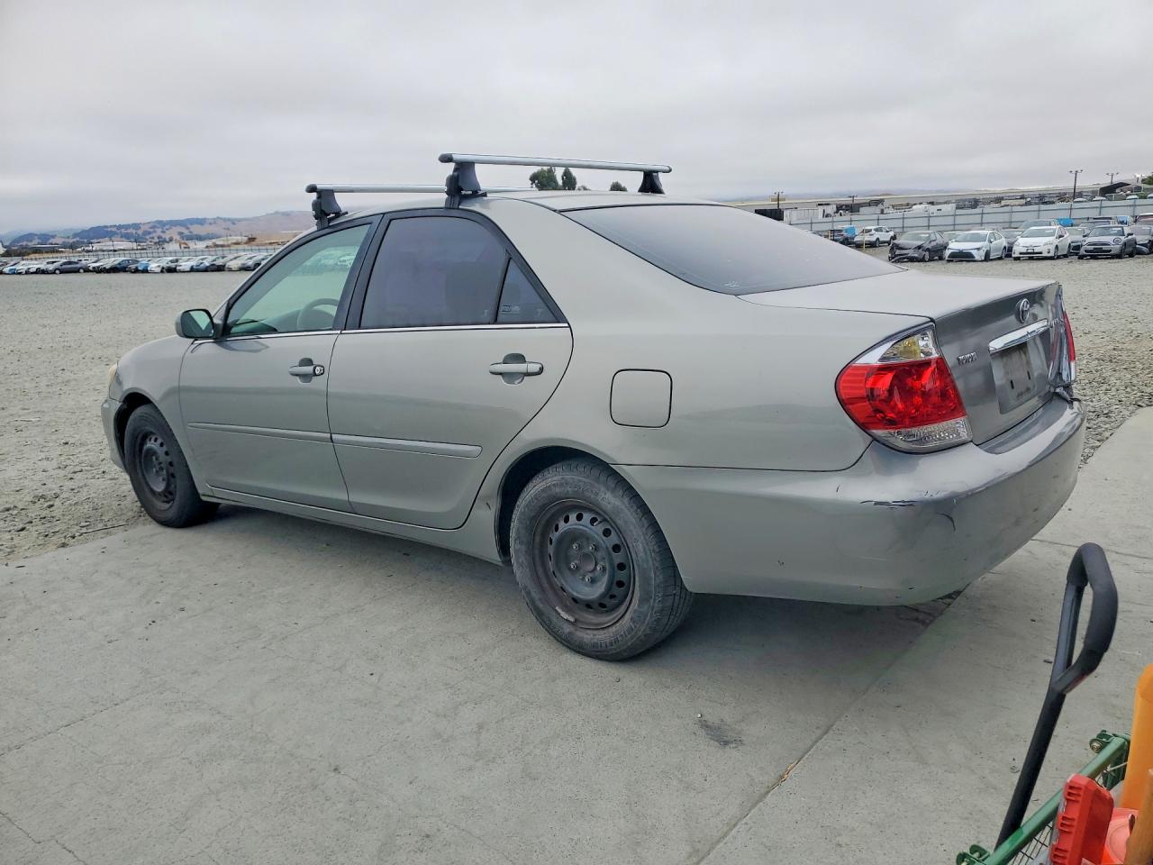 2005 Toyota Camry Le Gray vin: 4T1BE32K15U634150
