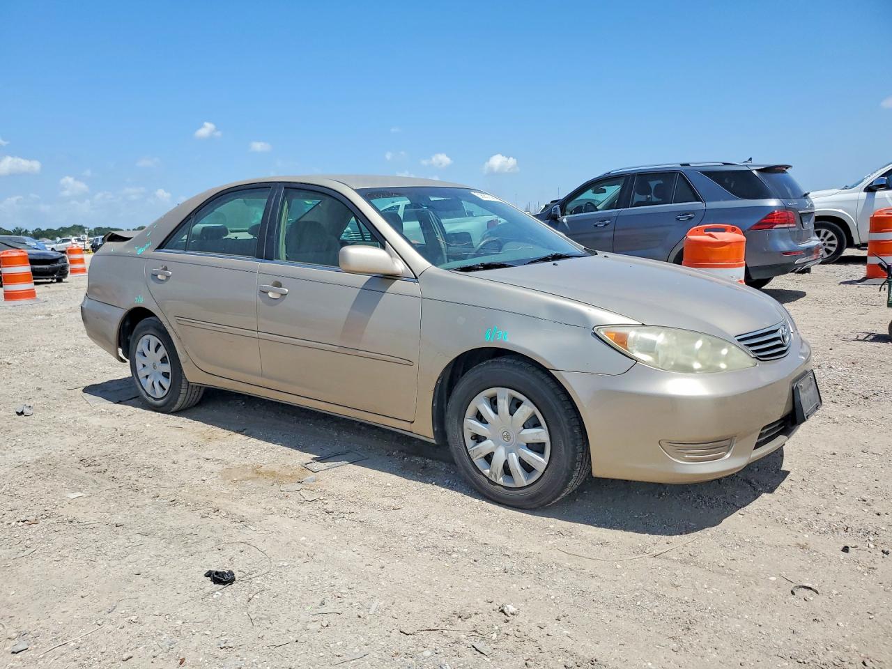 2005 Toyota Camry Le Tan vin: 4T1BE32K15U959526