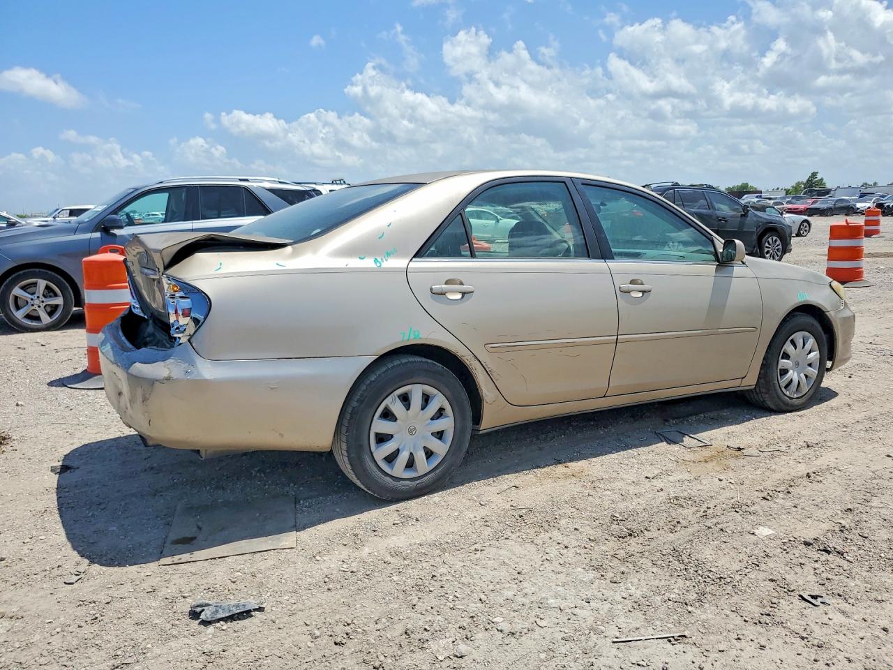 2005 Toyota Camry Le Tan vin: 4T1BE32K15U959526