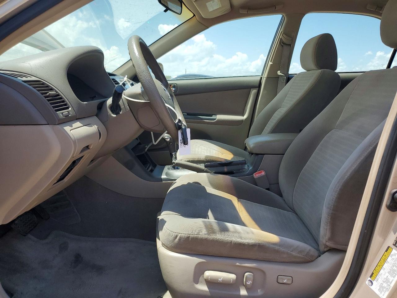 2005 Toyota Camry Le Tan vin: 4T1BE32K15U959526