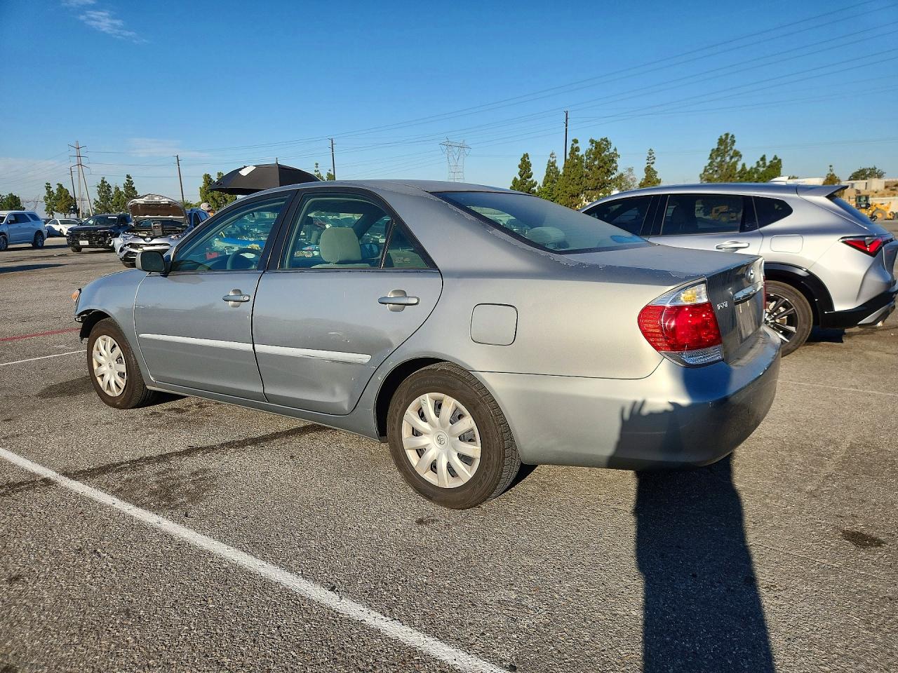 2005 Toyota Camry Le Silver vin: 4T1BE32K15U967173