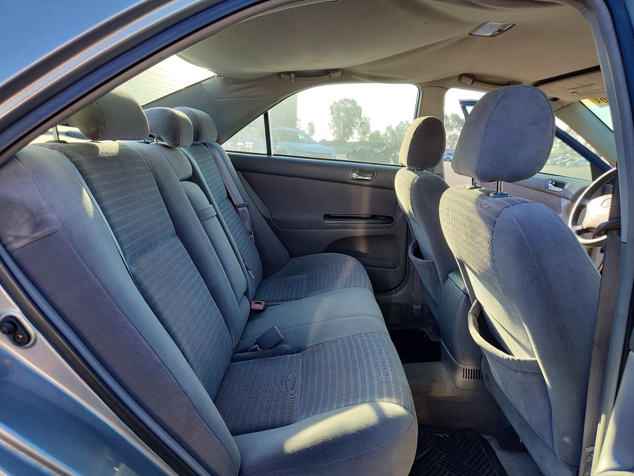 2005 Toyota Camry Le Silver vin: 4T1BE32K15U967173