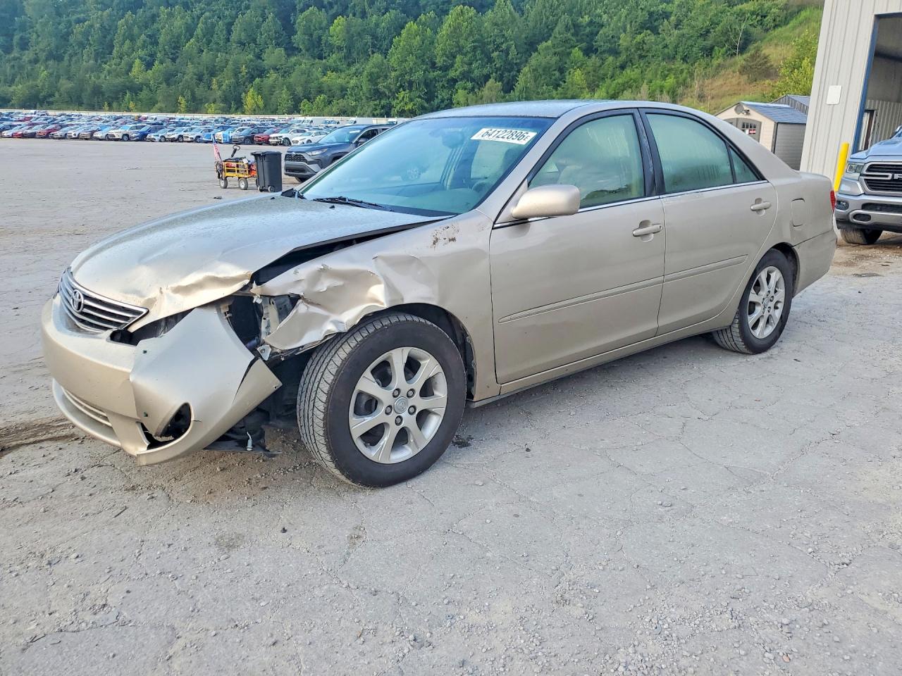 2005 Toyota Camry Xle Gold vin: 4T1BE32K15U989125