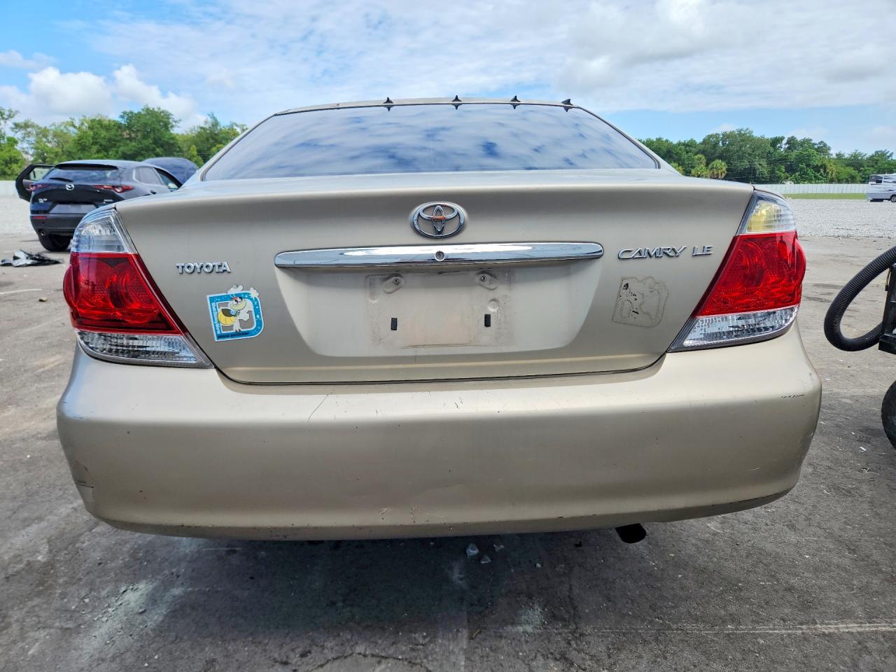 2006 Toyota Camry Le Золотой vin: 4T1BE32K16U150223