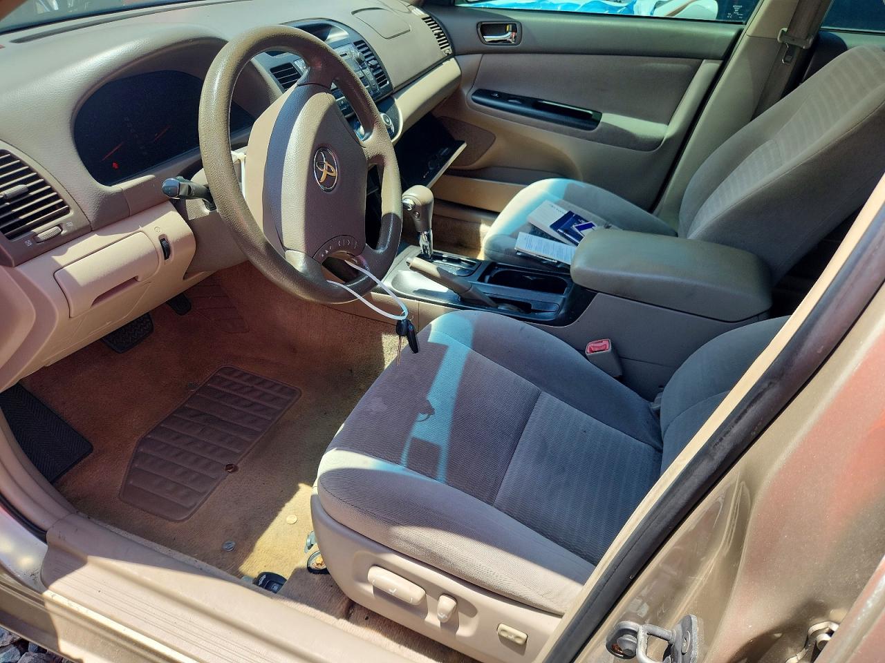 2006 Toyota Camry Le Золотой vin: 4T1BE32K16U150223