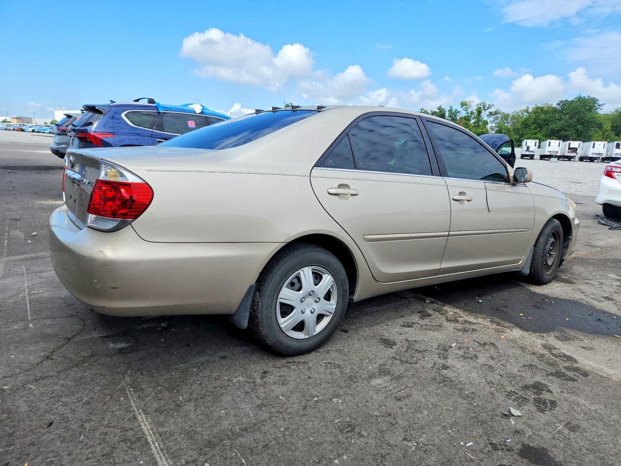 2006 Toyota Camry Le Золотой vin: 4T1BE32K16U150223