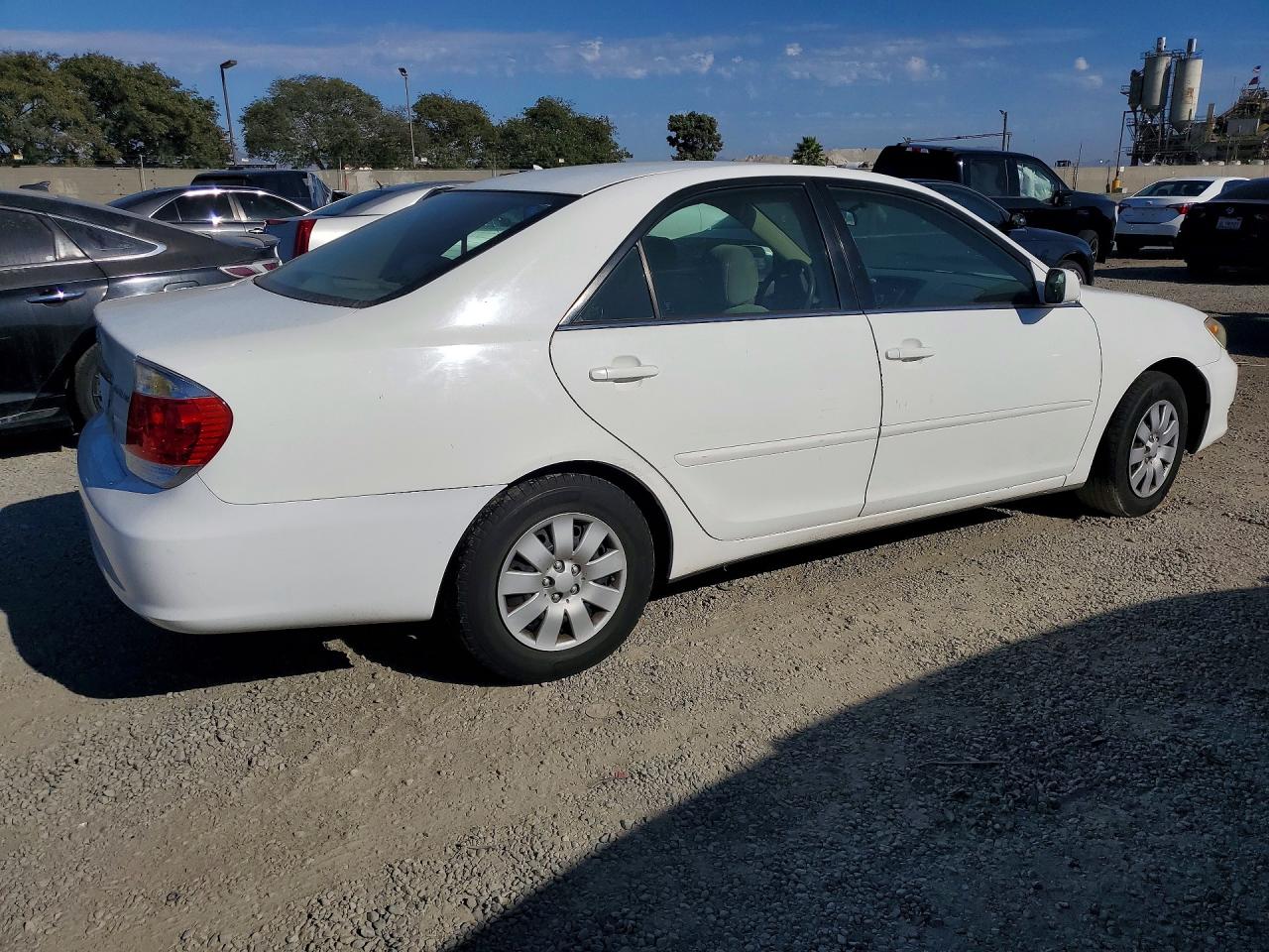 2006 Toyota Camry Le White vin: 4T1BE32K16U660412