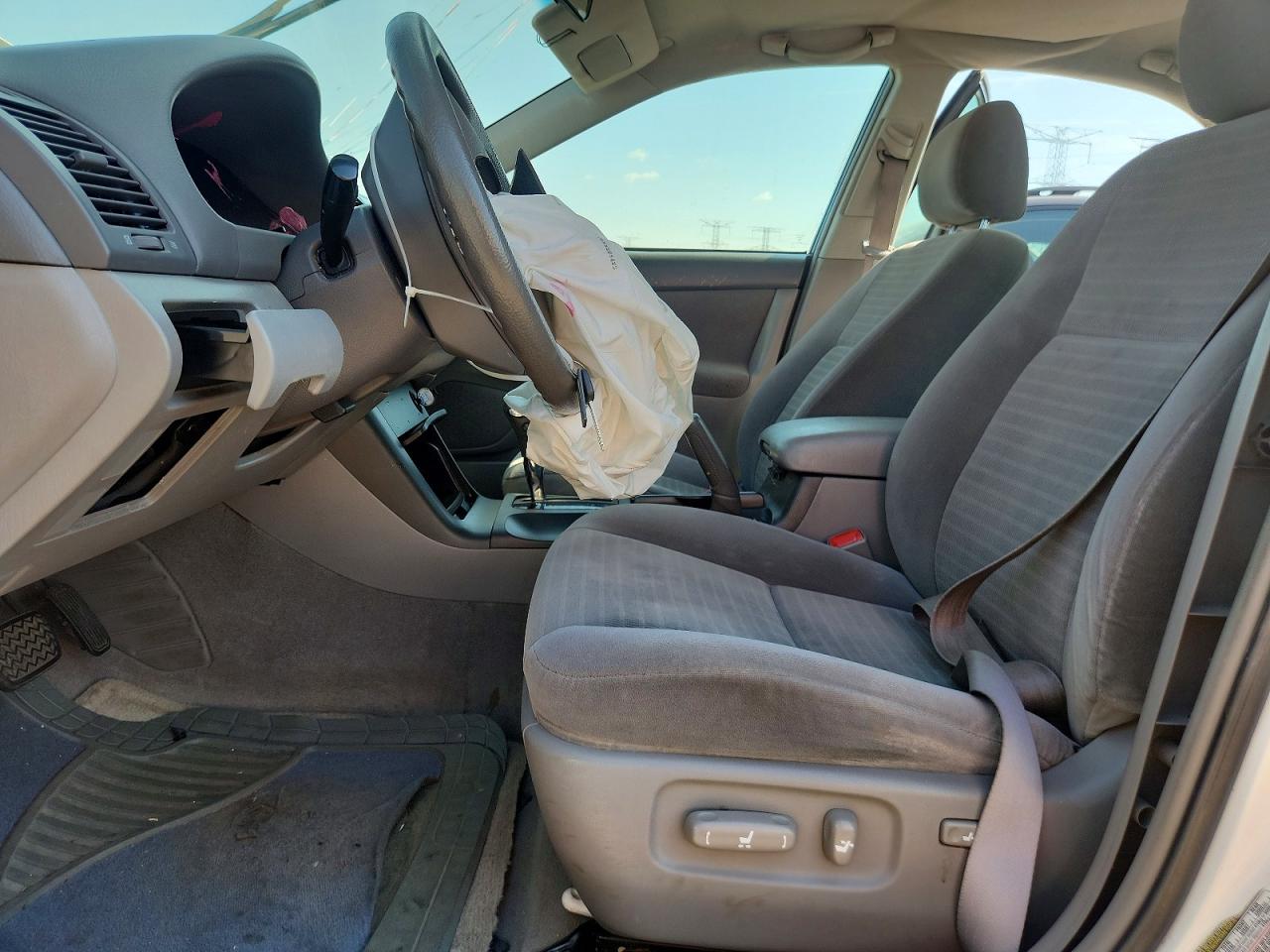 2006 Toyota Camry Le White vin: 4T1BE32K16U671846