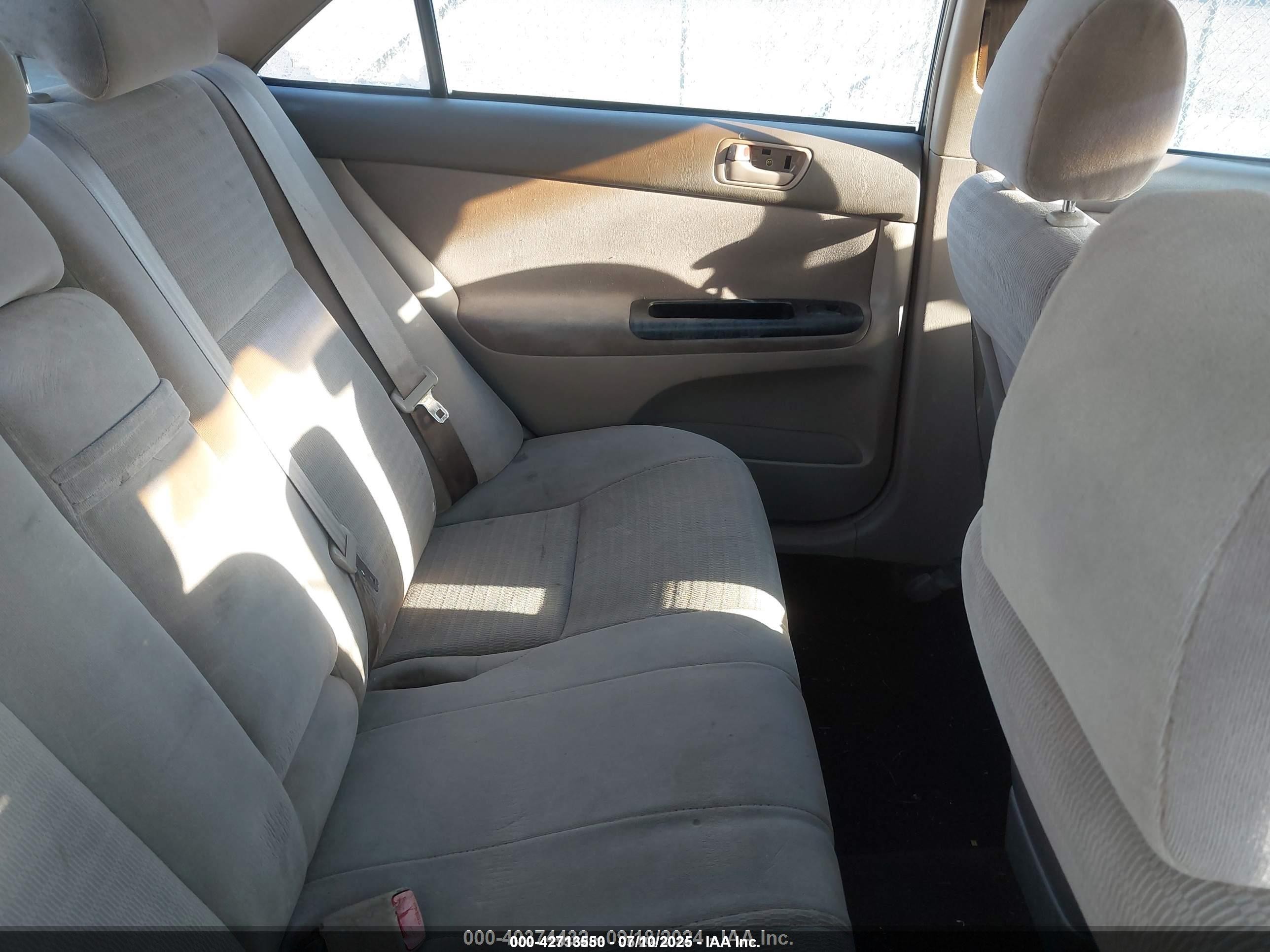 2006 Toyota Camry Le vin: 4T1BE32K16U701993