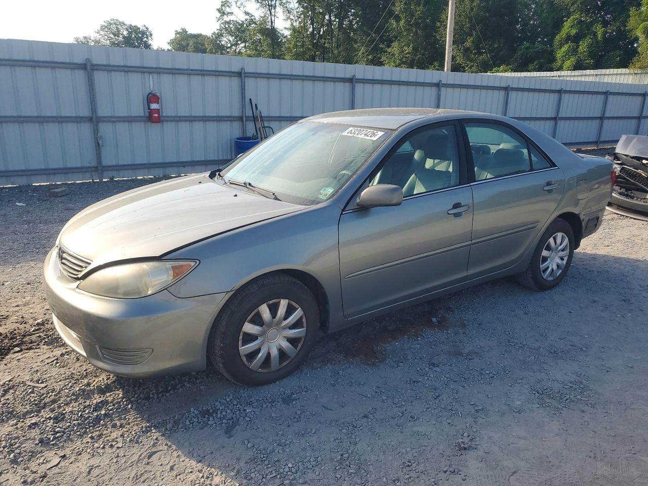 2006 Toyota Camry Le Gold vin: 4T1BE32K16U714341