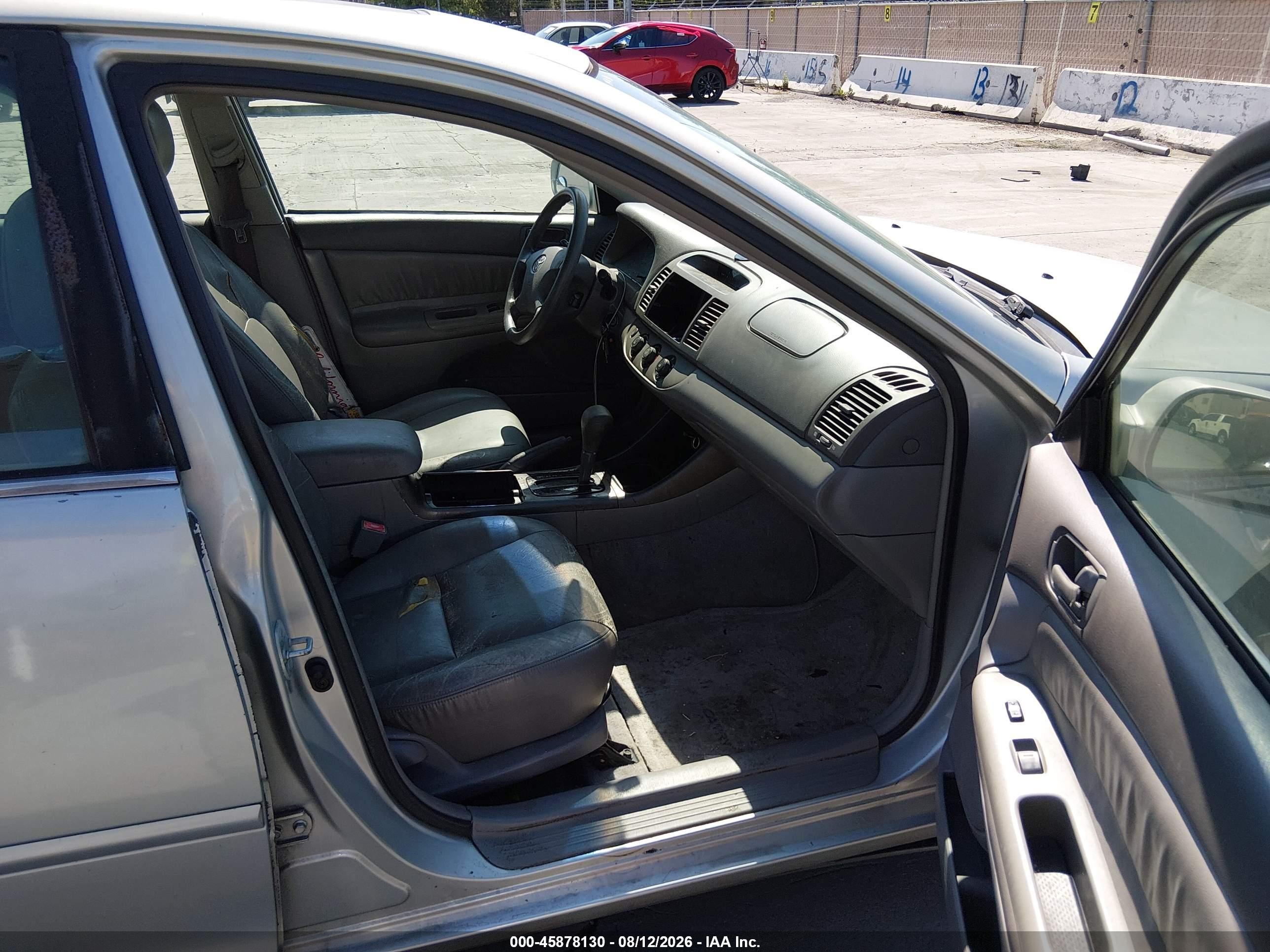 2002 Toyota Camry Le Silver vin: 4T1BE32K22U028013