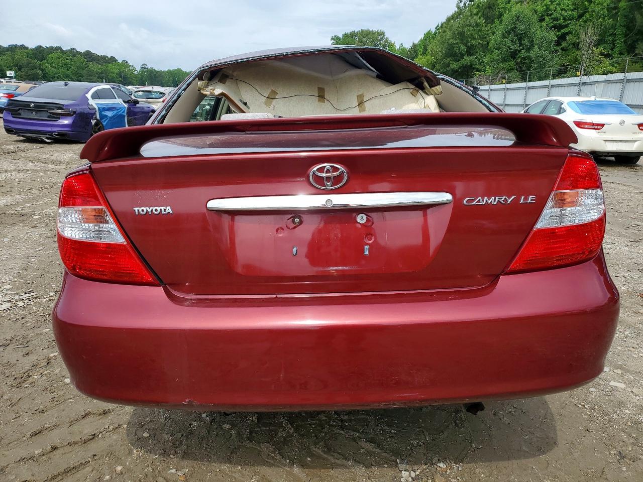 2002 Toyota Camry Le Red vin: 4T1BE32K22U050514