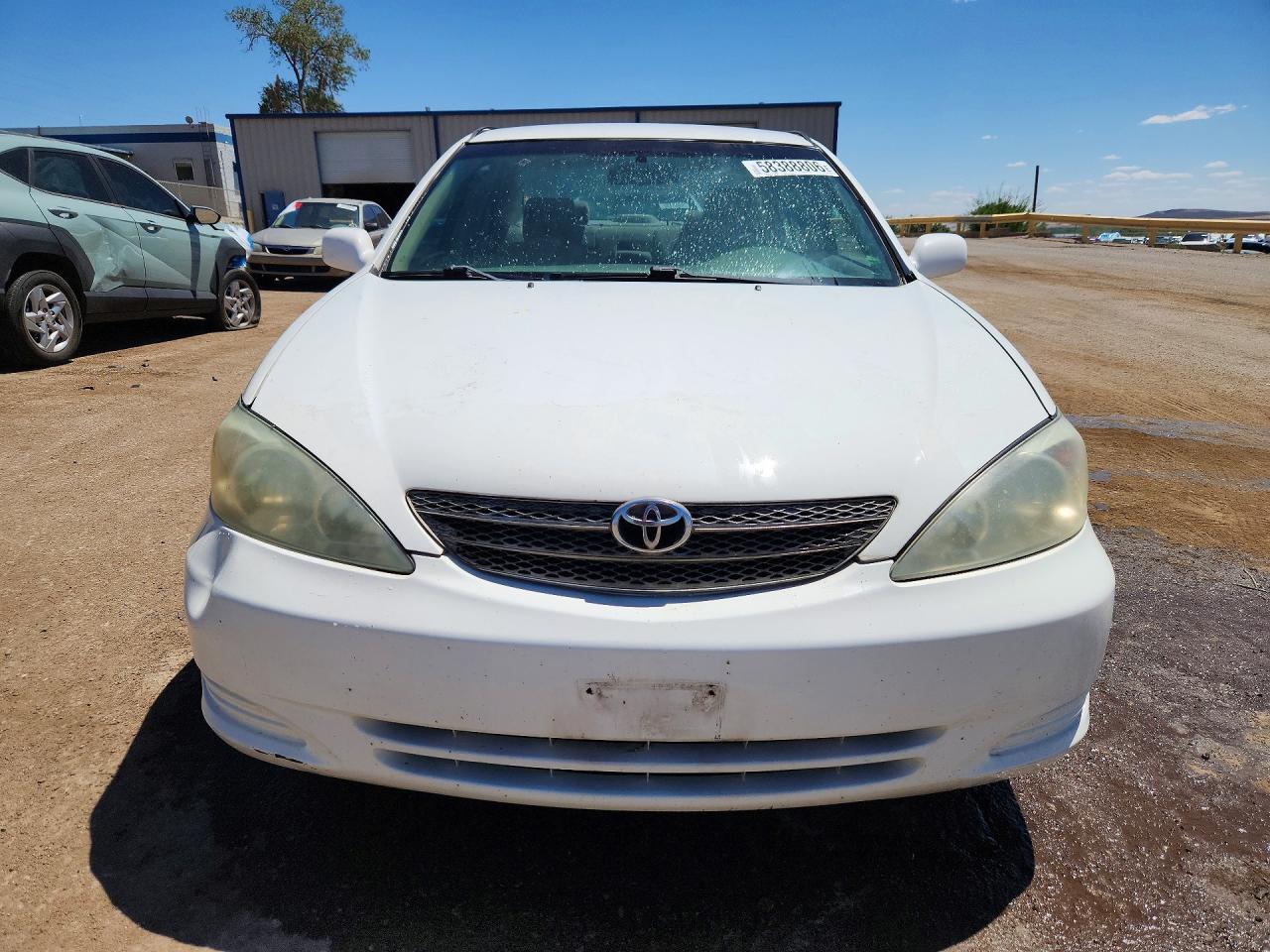 2002 Toyota Camry Le White vin: 4T1BE32K22U055082