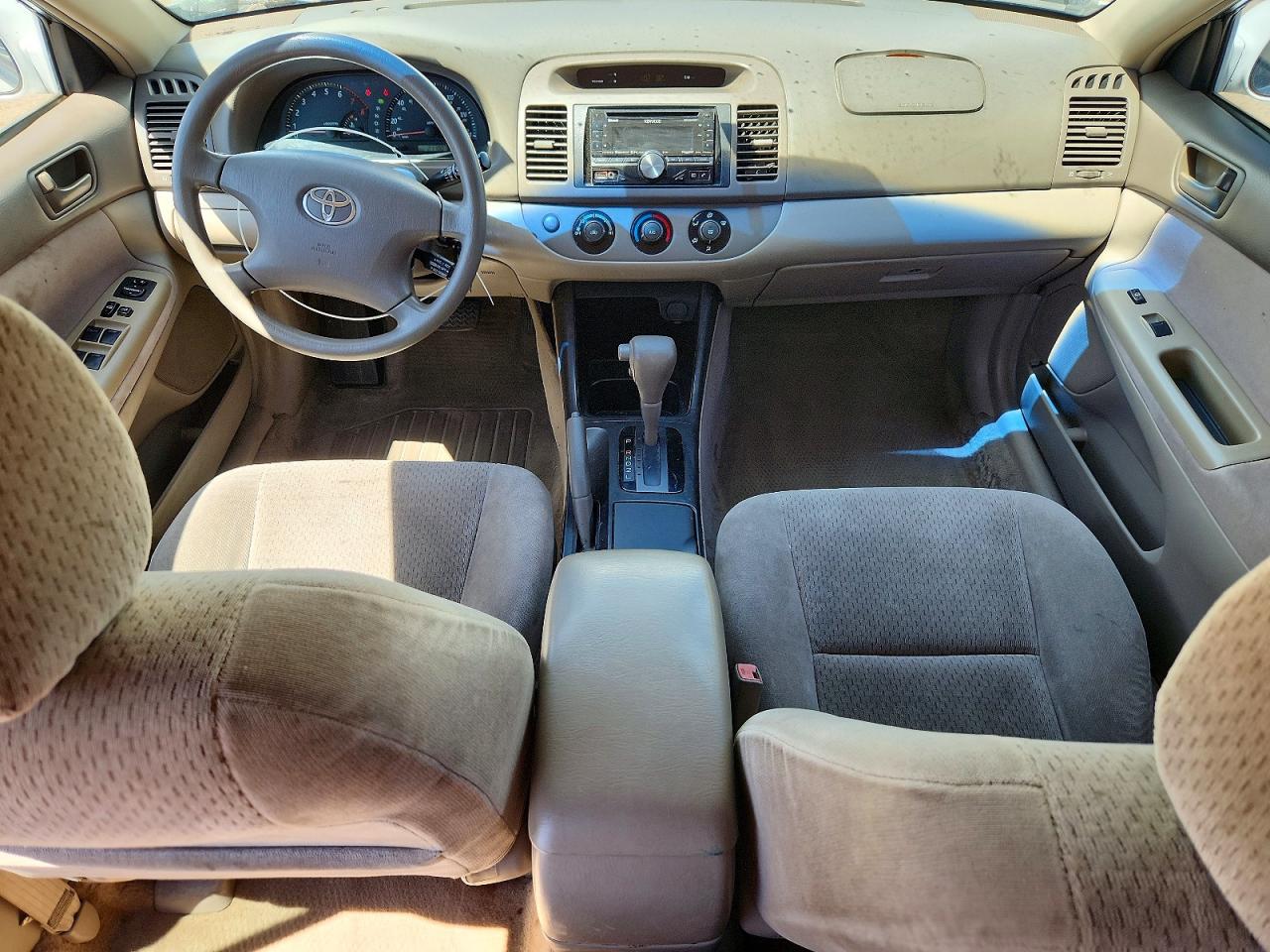 2002 Toyota Camry Le White vin: 4T1BE32K22U055082