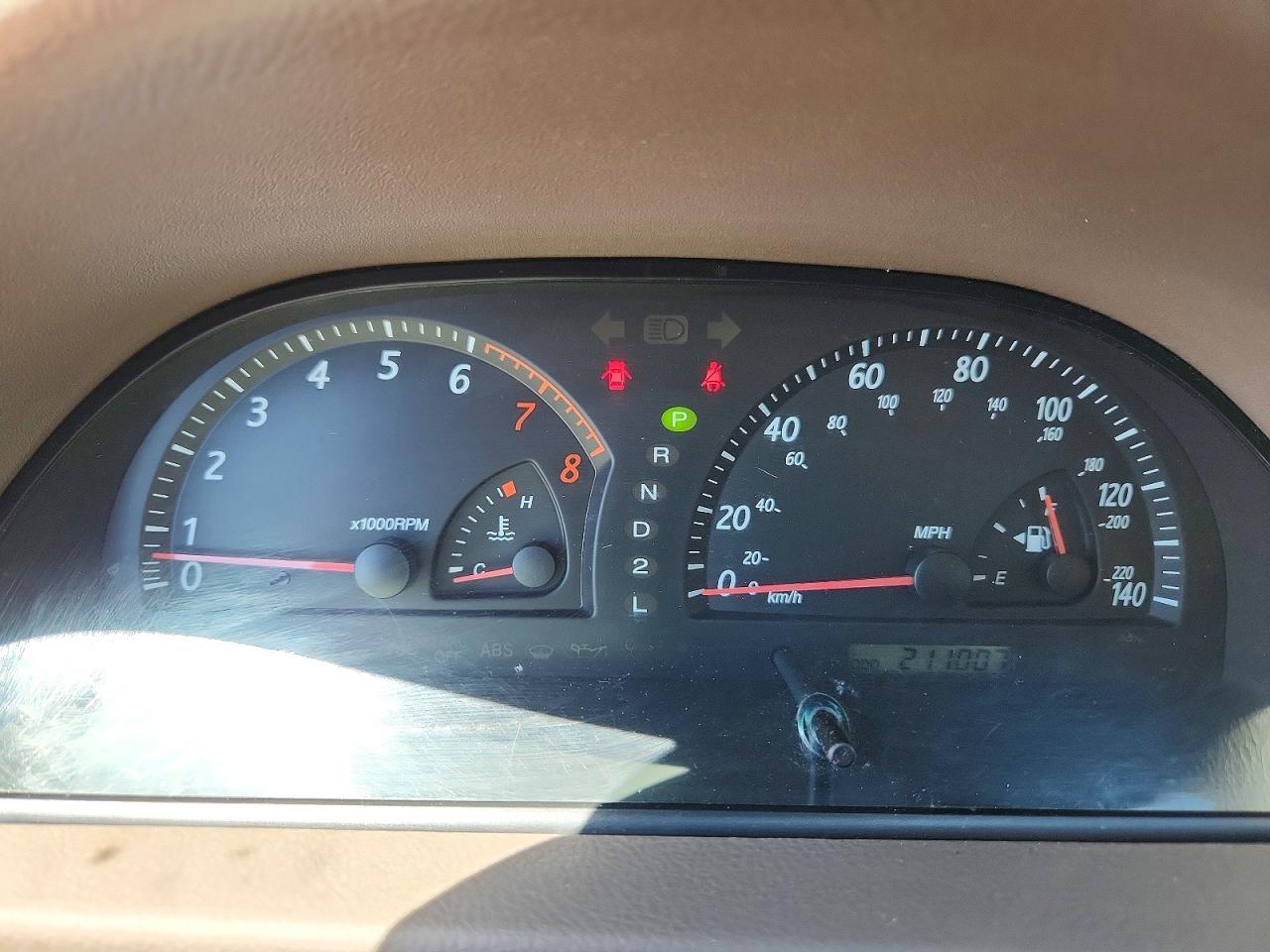 2002 Toyota Camry Le White vin: 4T1BE32K22U055082