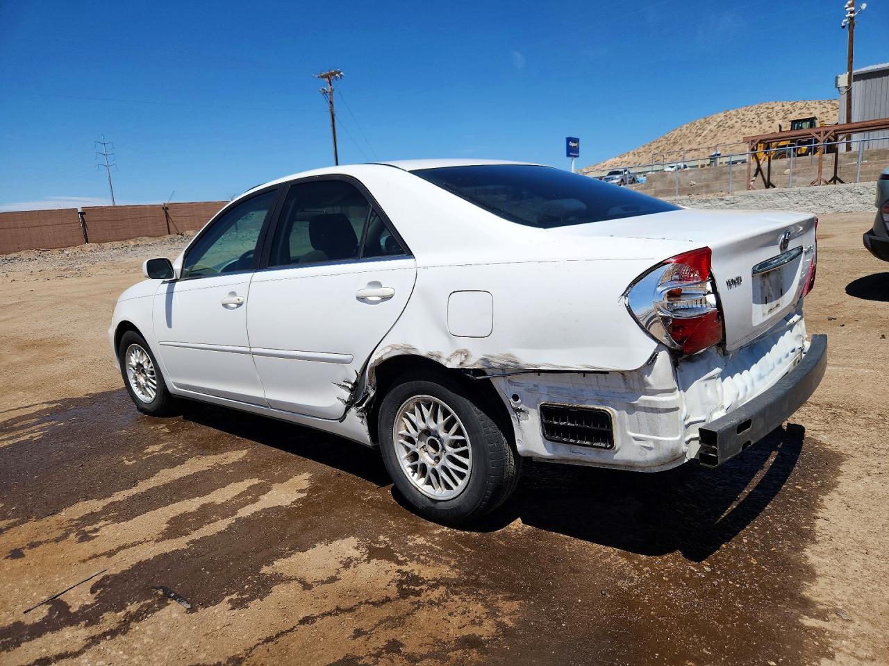 2002 Toyota Camry Le White vin: 4T1BE32K22U055082