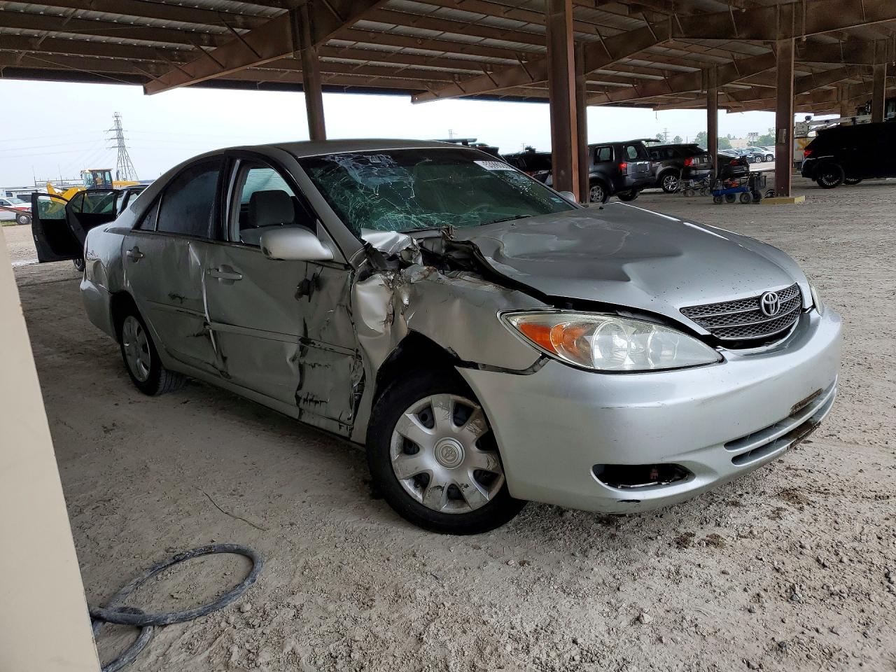 2002 Toyota Camry Le Серебряный vin: 4T1BE32K22U061514