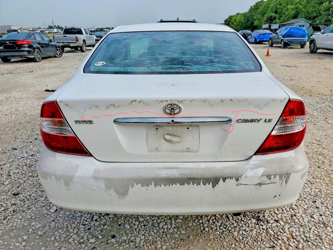 2002 Toyota Camry Le White vin: 4T1BE32K22U084971