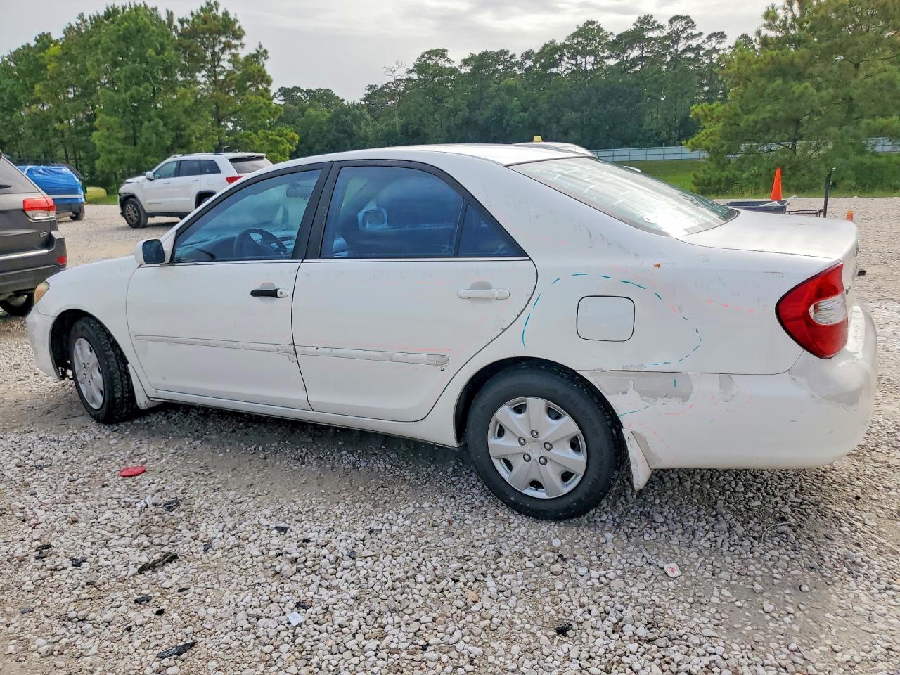 2002 Toyota Camry Le White vin: 4T1BE32K22U084971