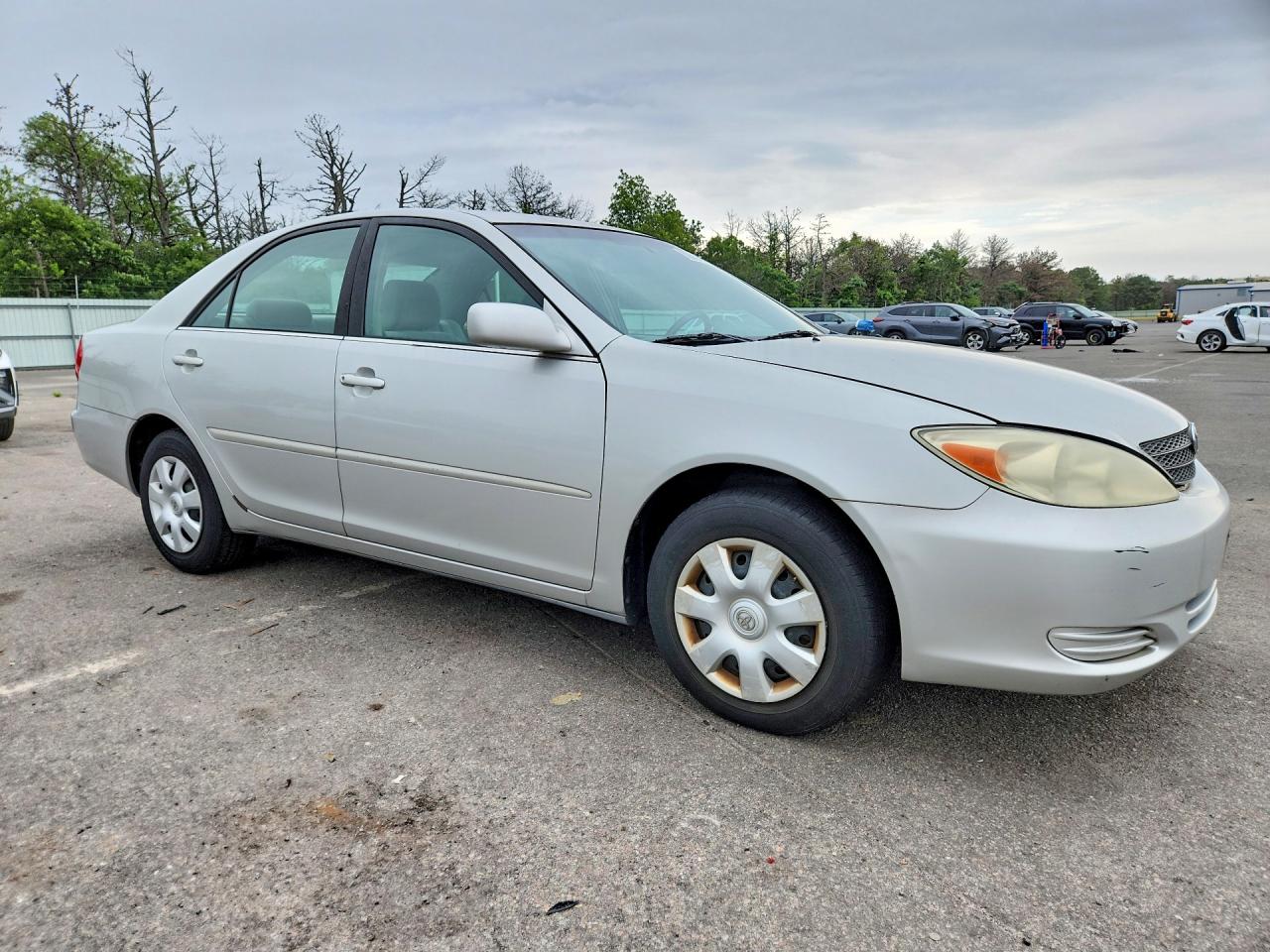 2002 Toyota Camry Le Серебряный vin: 4T1BE32K22U092570