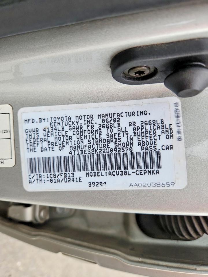2002 Toyota Camry Le Серебряный vin: 4T1BE32K22U092570