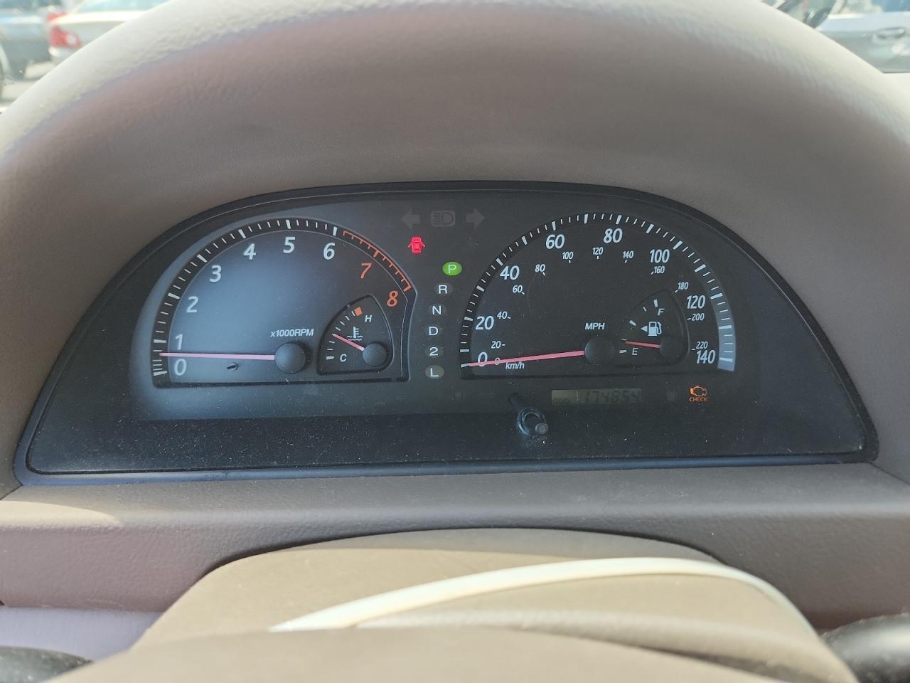 2002 Toyota Camry Le Tan vin: 4T1BE32K22U527670