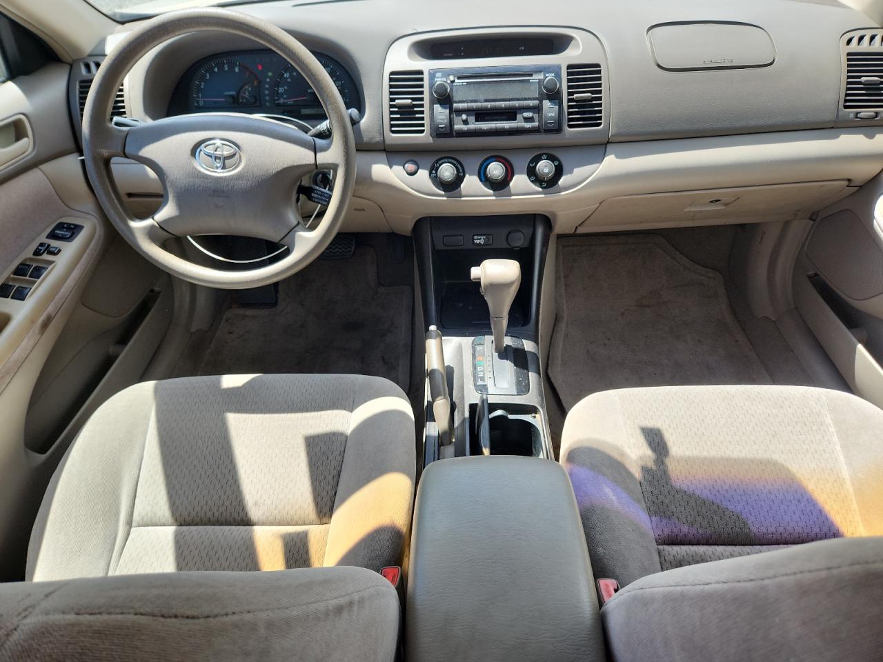2002 Toyota Camry Le Tan vin: 4T1BE32K22U527670
