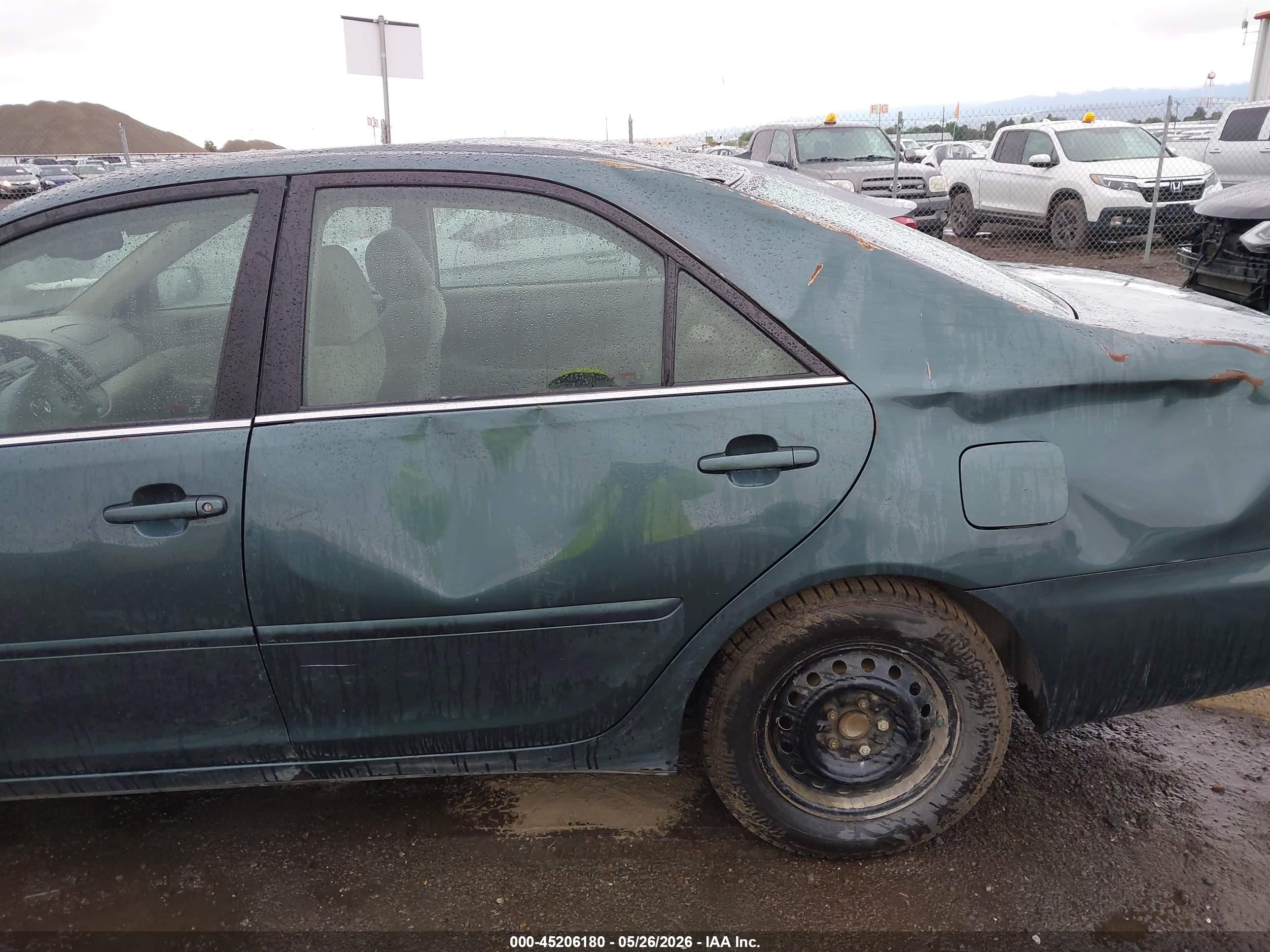 2002 Toyota Camry Le Green vin: 4T1BE32K22U555503