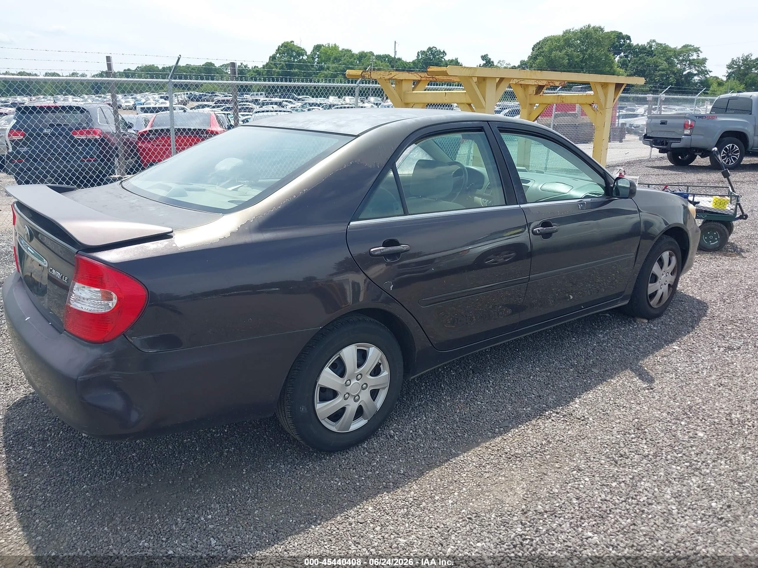 2002 Toyota Camry Le Pewter vin: 4T1BE32K22U569188