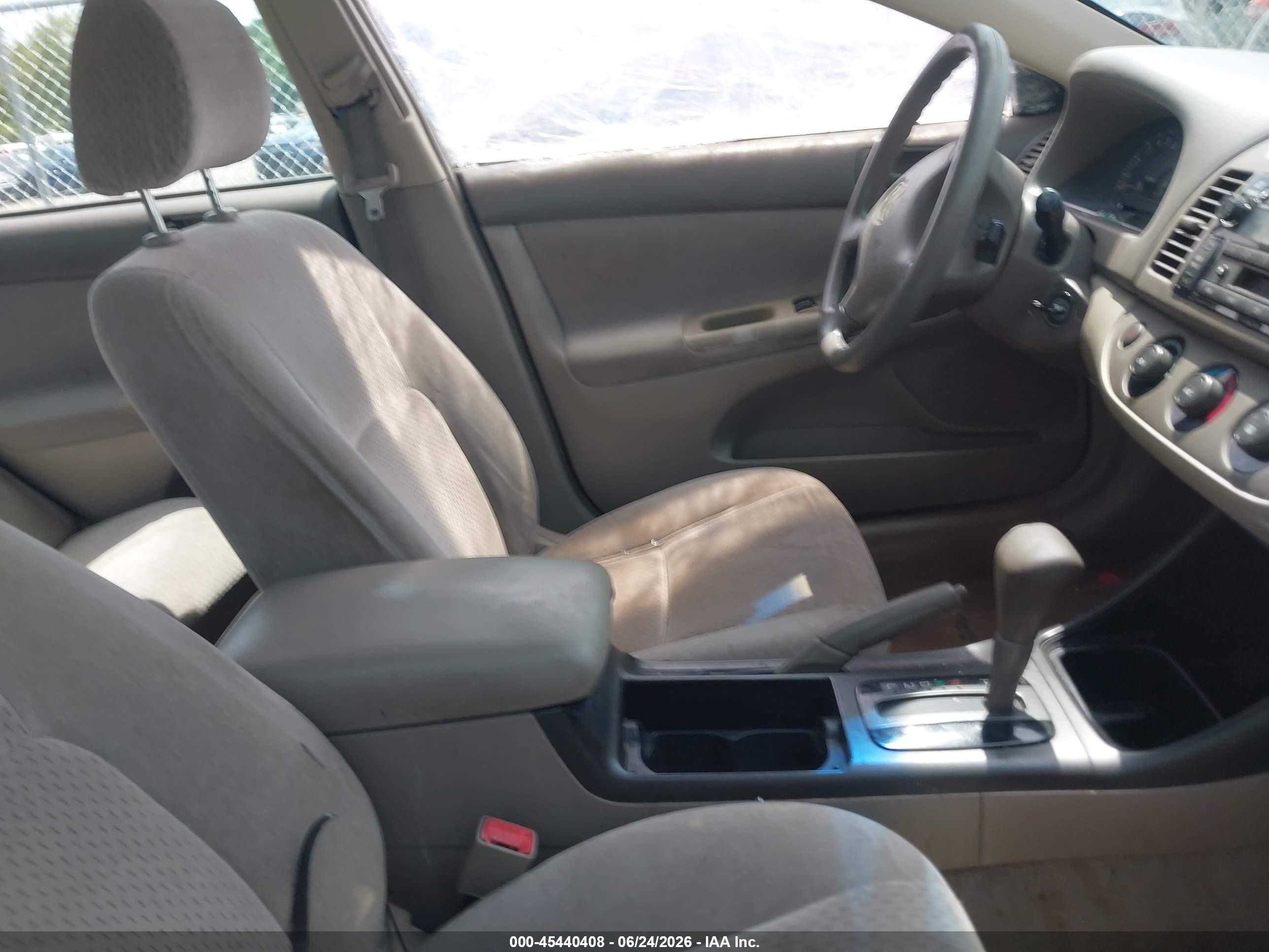 2002 Toyota Camry Le Pewter vin: 4T1BE32K22U569188